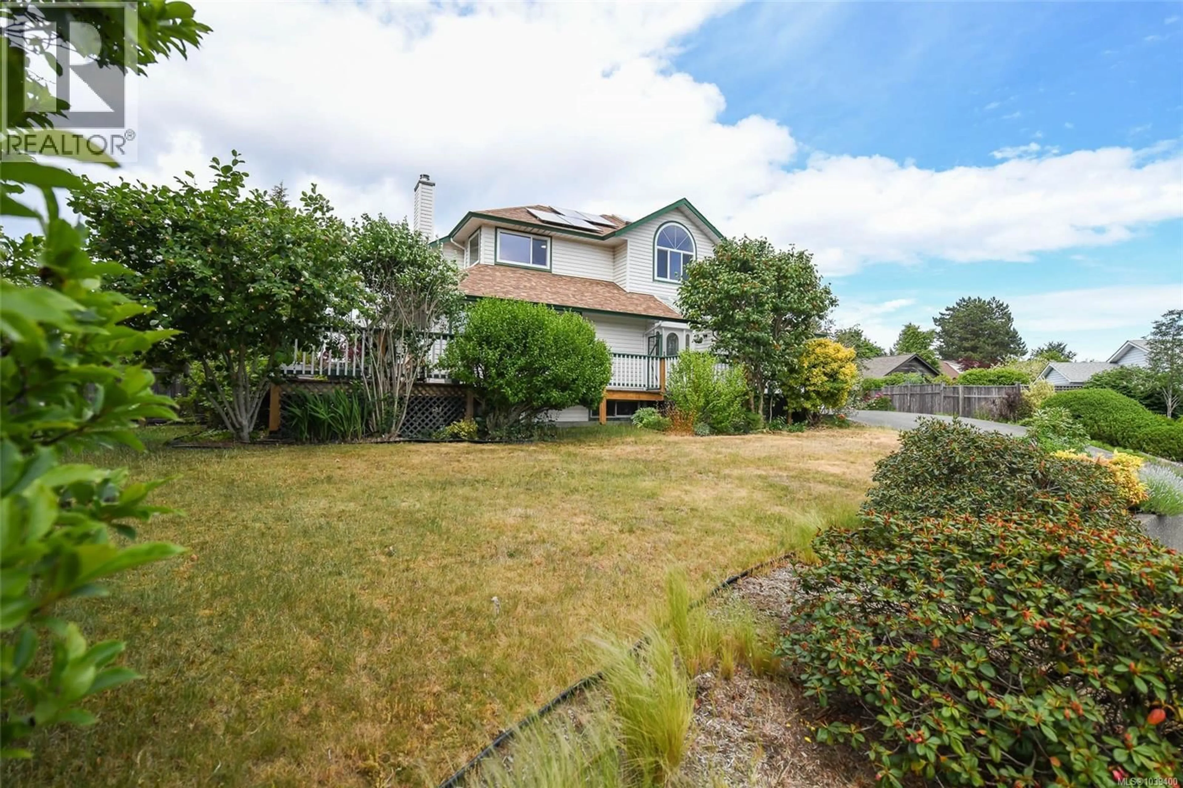 A pic from outside/outdoor area/front of a property/back of a property/a pic from drone, unknown for 2112 STELLAR COURT, Comox British Columbia V9M3L6