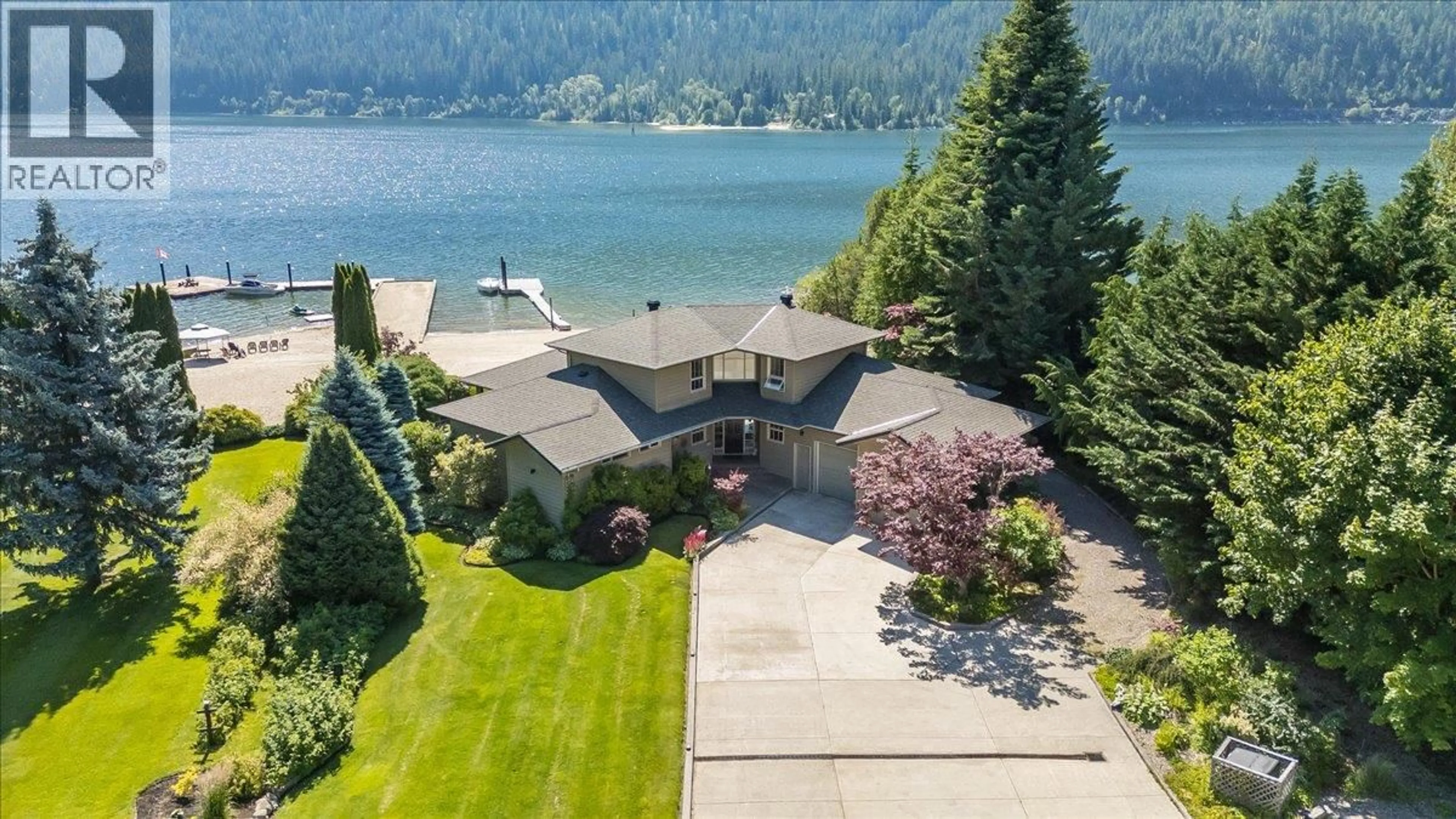 A pic from outside/outdoor area/front of a property/back of a property/a pic from drone, water/lake/river/ocean view for 2864 LOWER SIX MILE ROAD, Nelson British Columbia V1L6L7