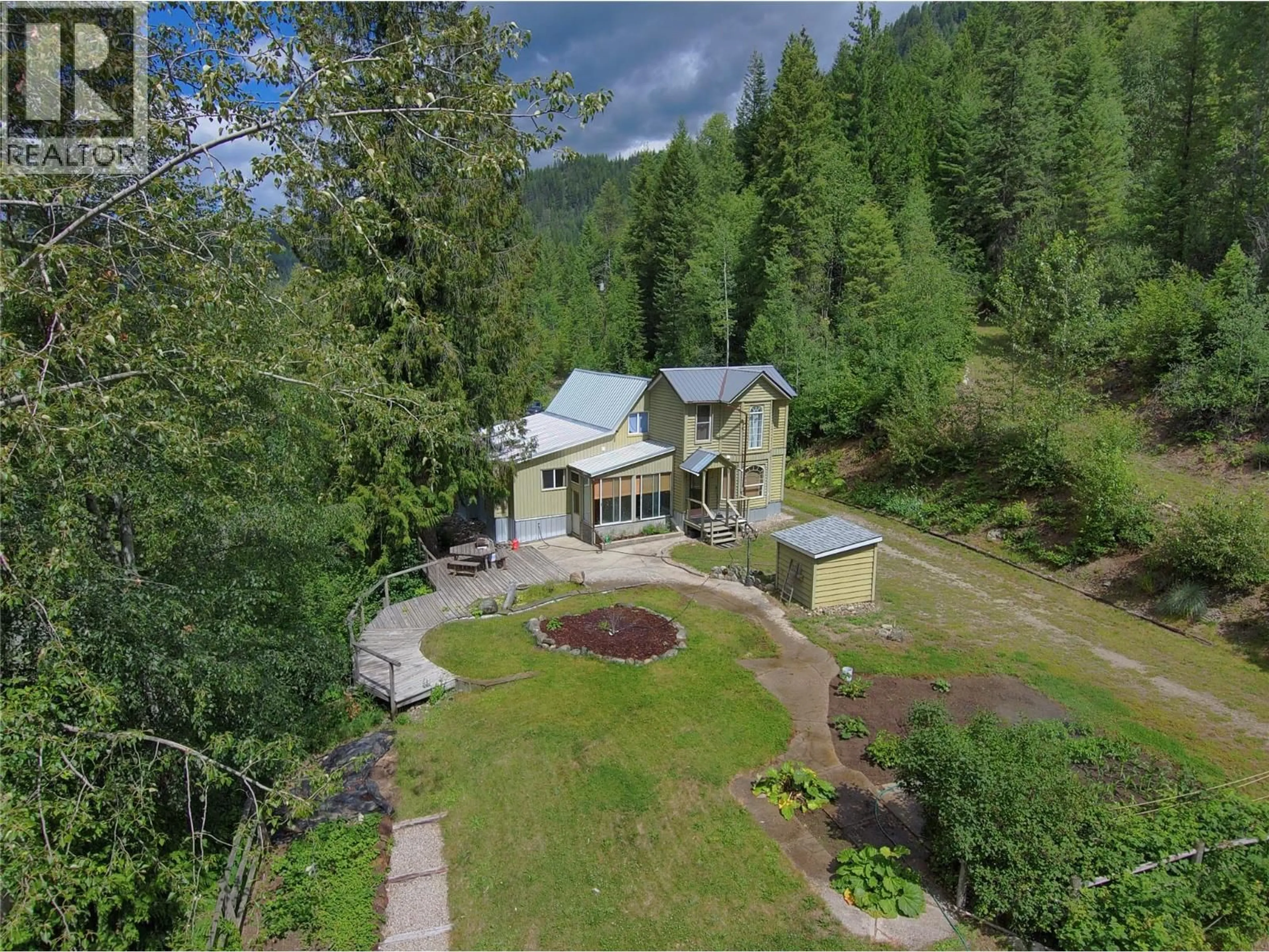 A pic from outside/outdoor area/front of a property/back of a property/a pic from drone, mountain view for 440 HUBSCHER ROAD, Ross Spur British Columbia V0G1L0