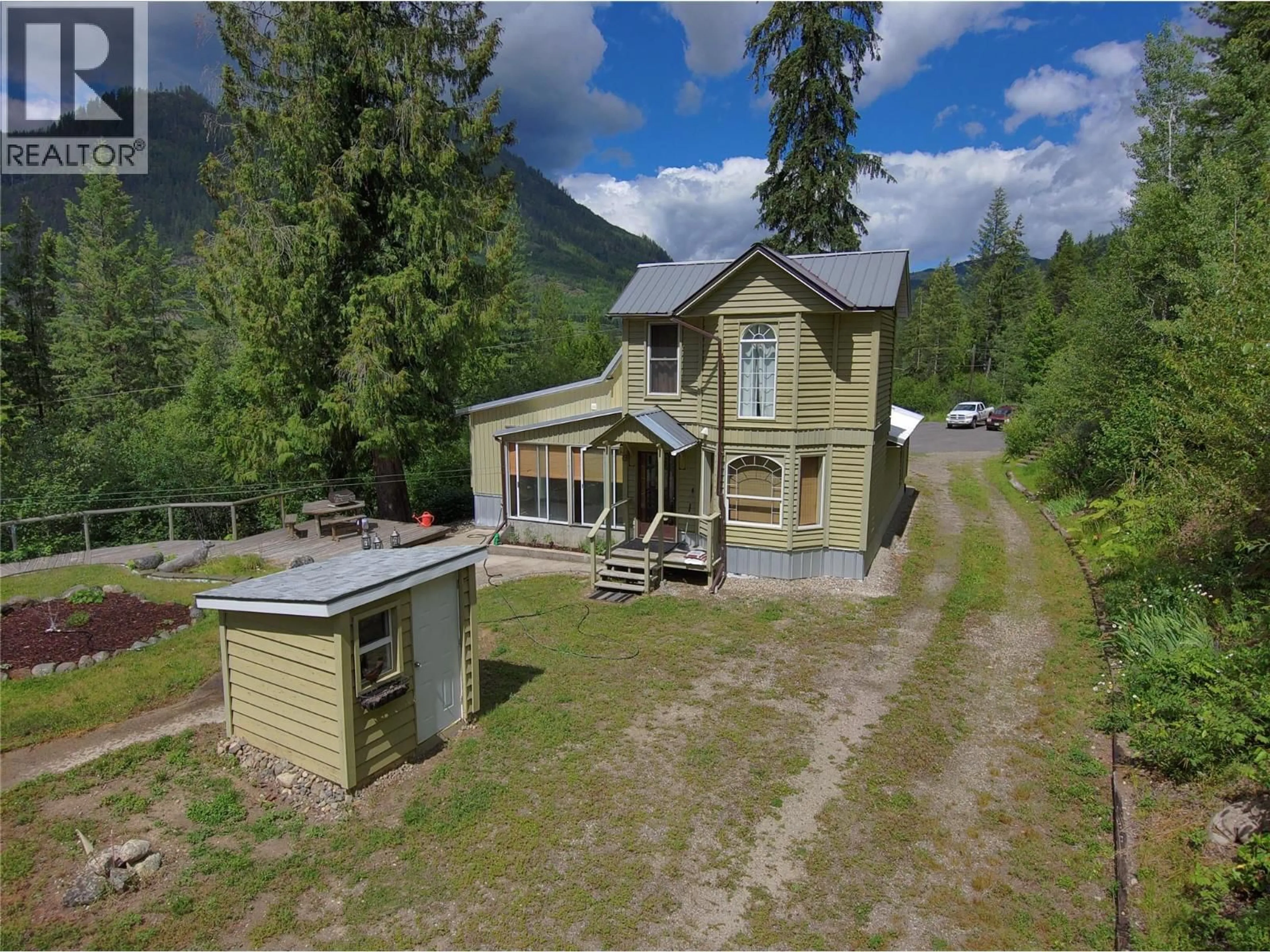 A pic from outside/outdoor area/front of a property/back of a property/a pic from drone, mountain view for 440 HUBSCHER ROAD, Ross Spur British Columbia V0G1L0