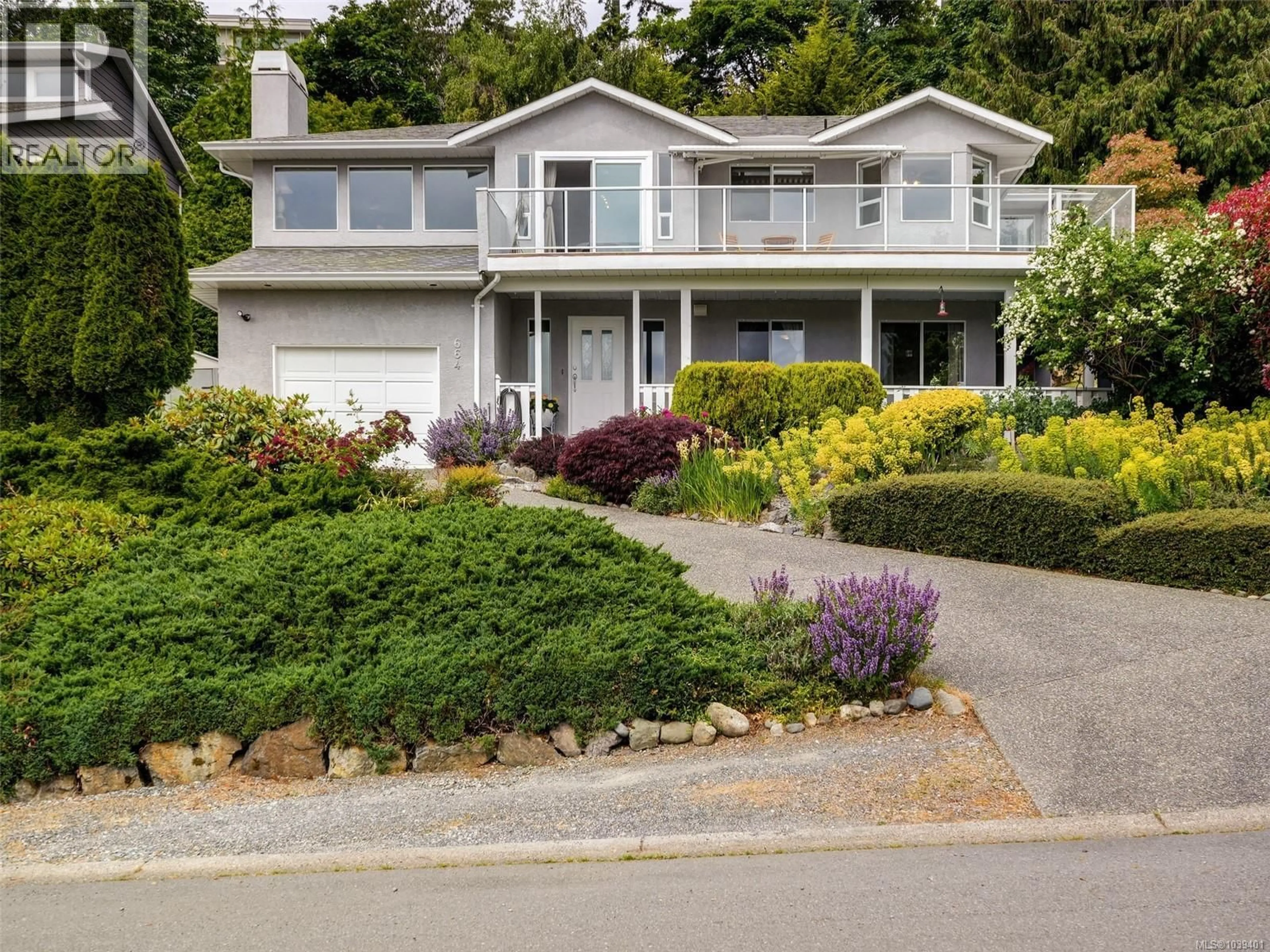 Home with vinyl exterior material, street for 664 ORCA PLACE, Colwood British Columbia V9C3V1