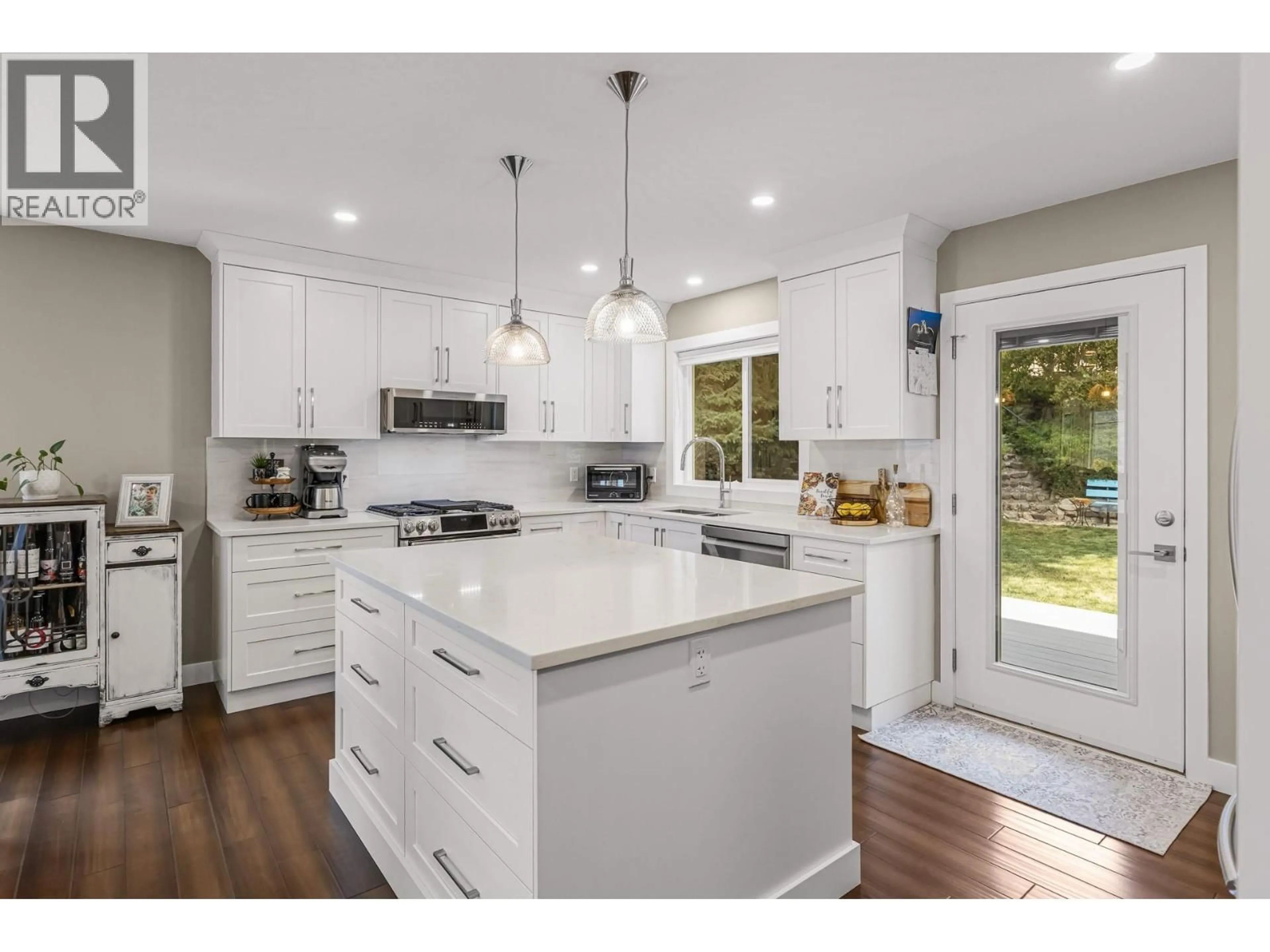Open concept kitchen, unknown for 6064 ELLISON AVENUE, Peachland British Columbia V0H1X4