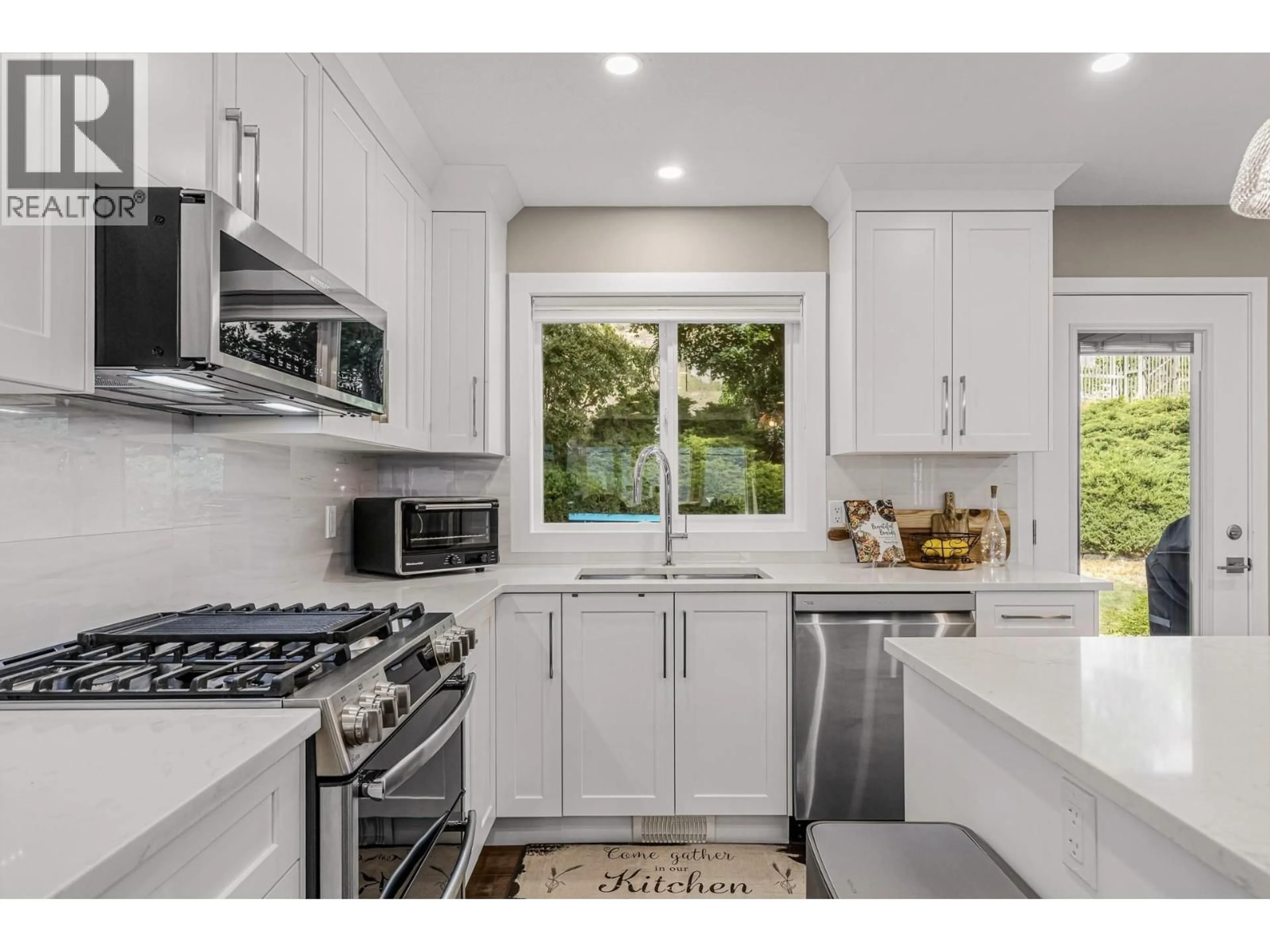 Open concept kitchen, ceramic/tile floor for 6064 ELLISON AVENUE, Peachland British Columbia V0H1X4