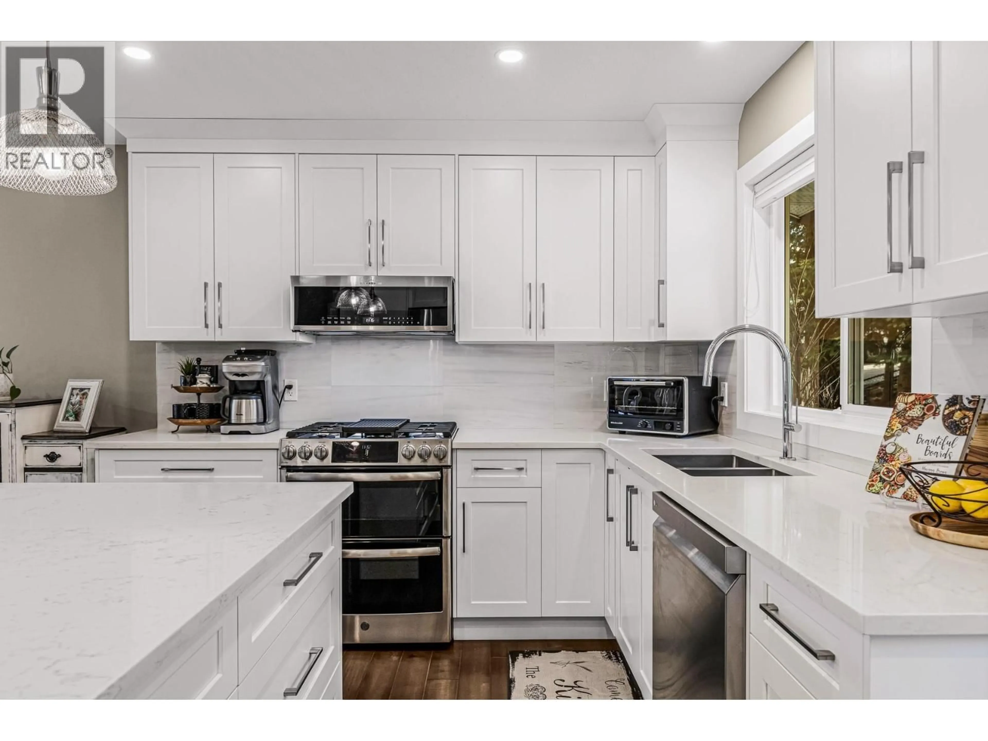 Open concept kitchen, ceramic/tile floor for 6064 ELLISON AVENUE, Peachland British Columbia V0H1X4