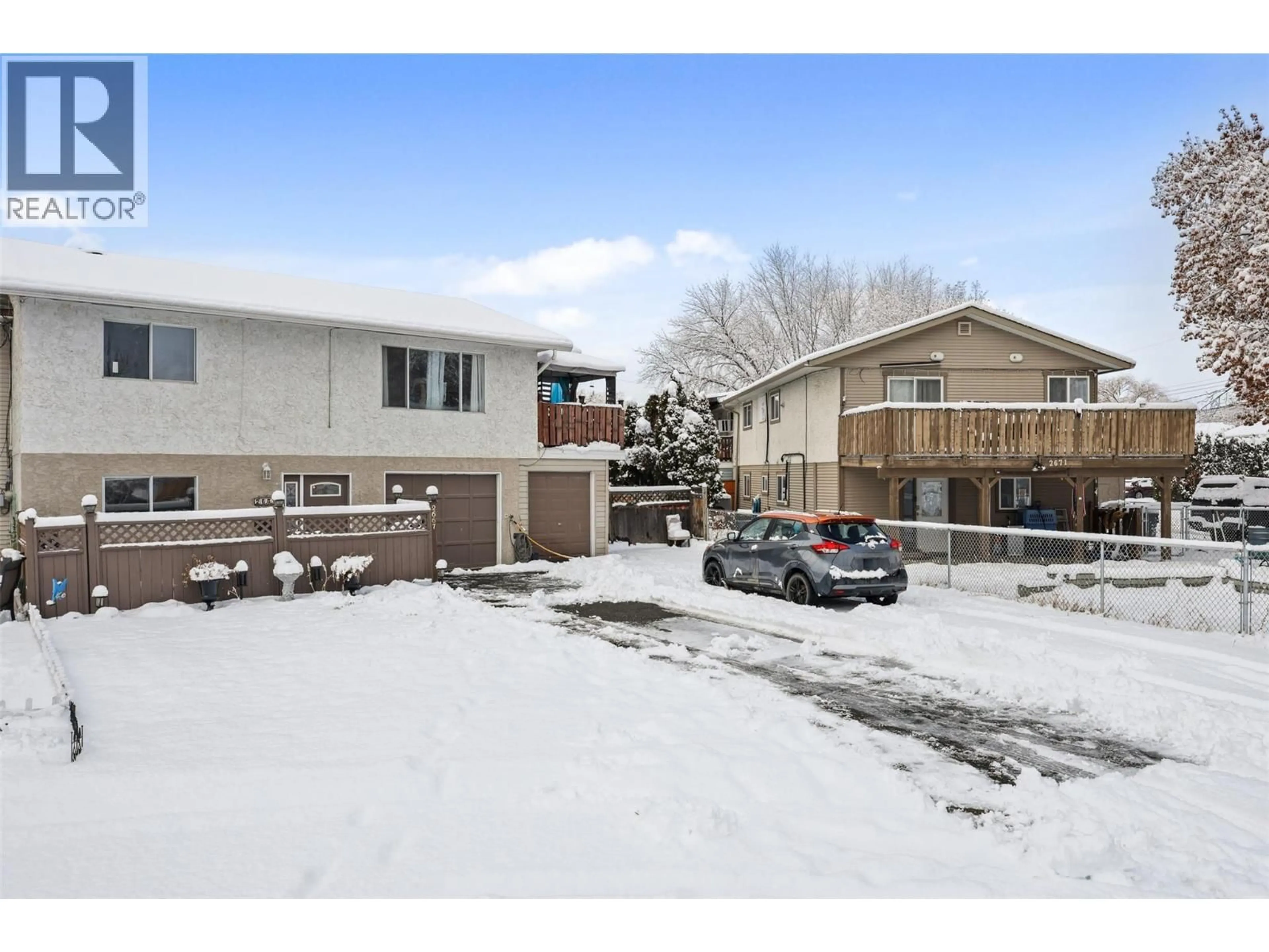 A pic from outside/outdoor area/front of a property/back of a property/a pic from drone, street for 2667 YOUNG PLACE, Kamloops British Columbia V2B8A4