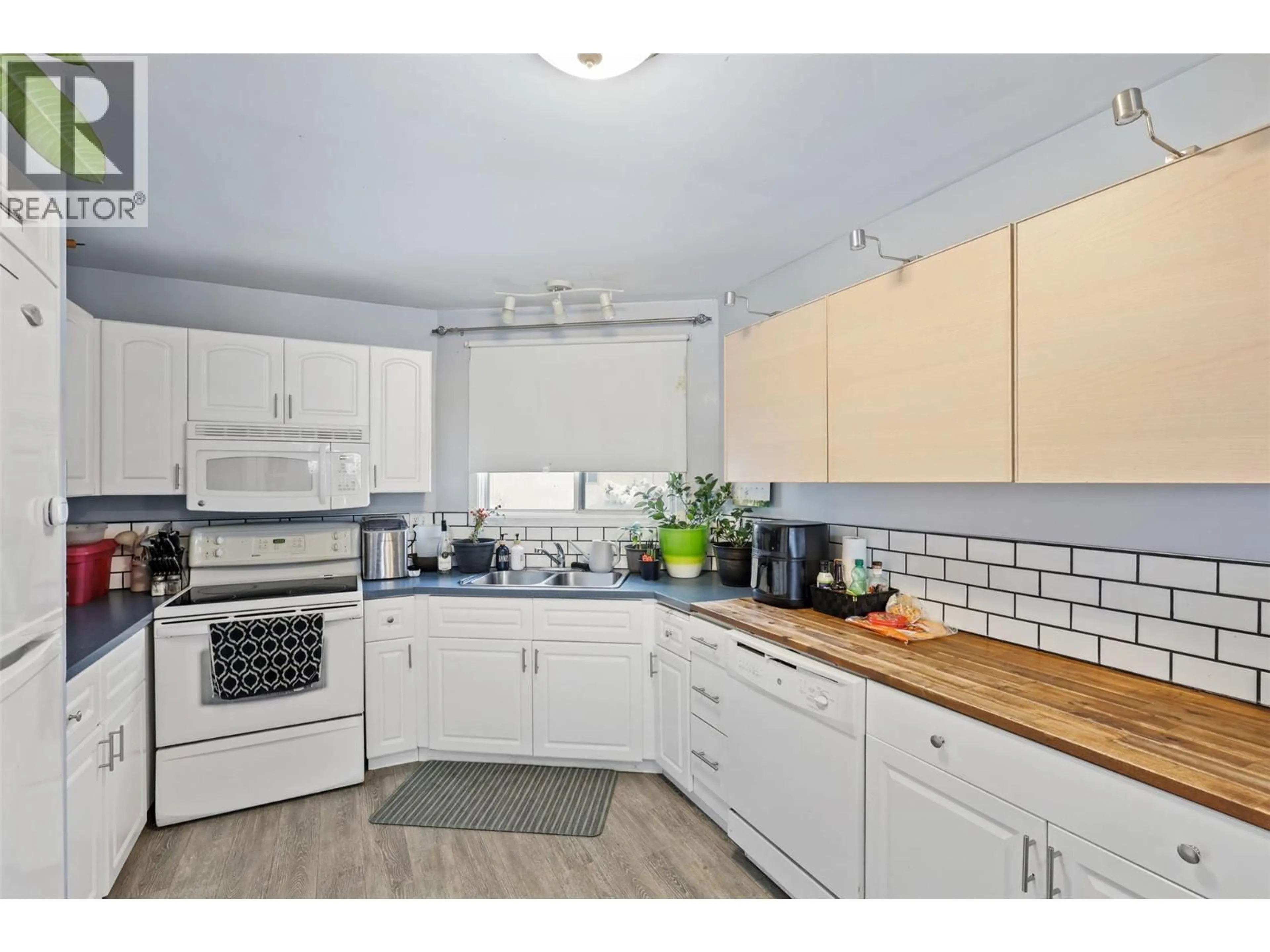Unknown for 2667 YOUNG PLACE, Kamloops British Columbia V2B8A4