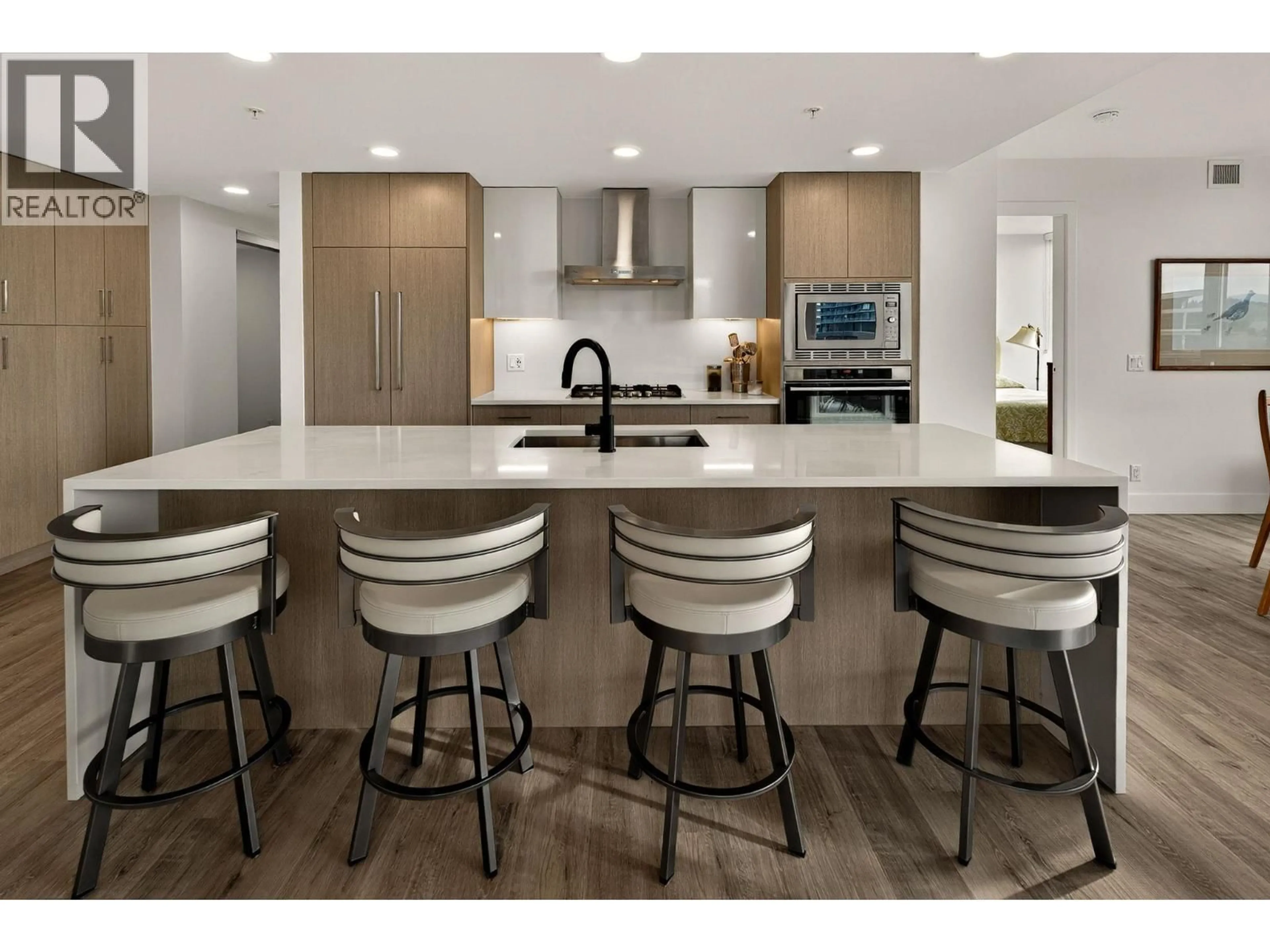 Contemporary kitchen, unknown for 708 - 1588 ELLIS STREET, Kelowna British Columbia V1Y0H1
