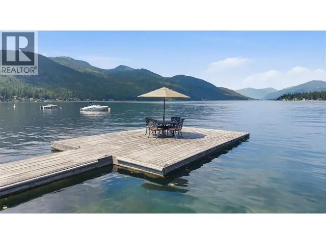 102 SANDNER ROAD, Christina Lake 5