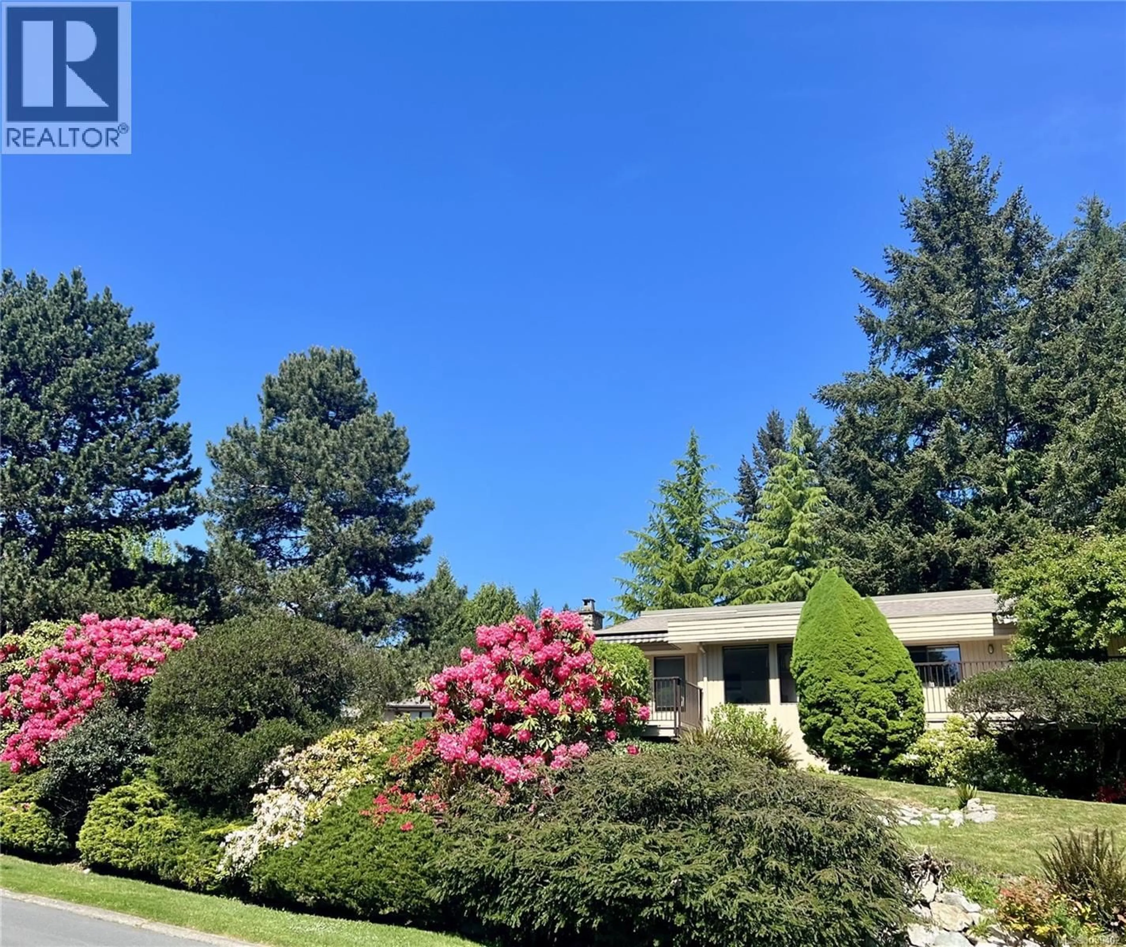 A pic from outside/outdoor area/front of a property/back of a property/a pic from drone, unknown for 8587 SANSUM PARK DRIVE, North Saanich British Columbia V8L4V4