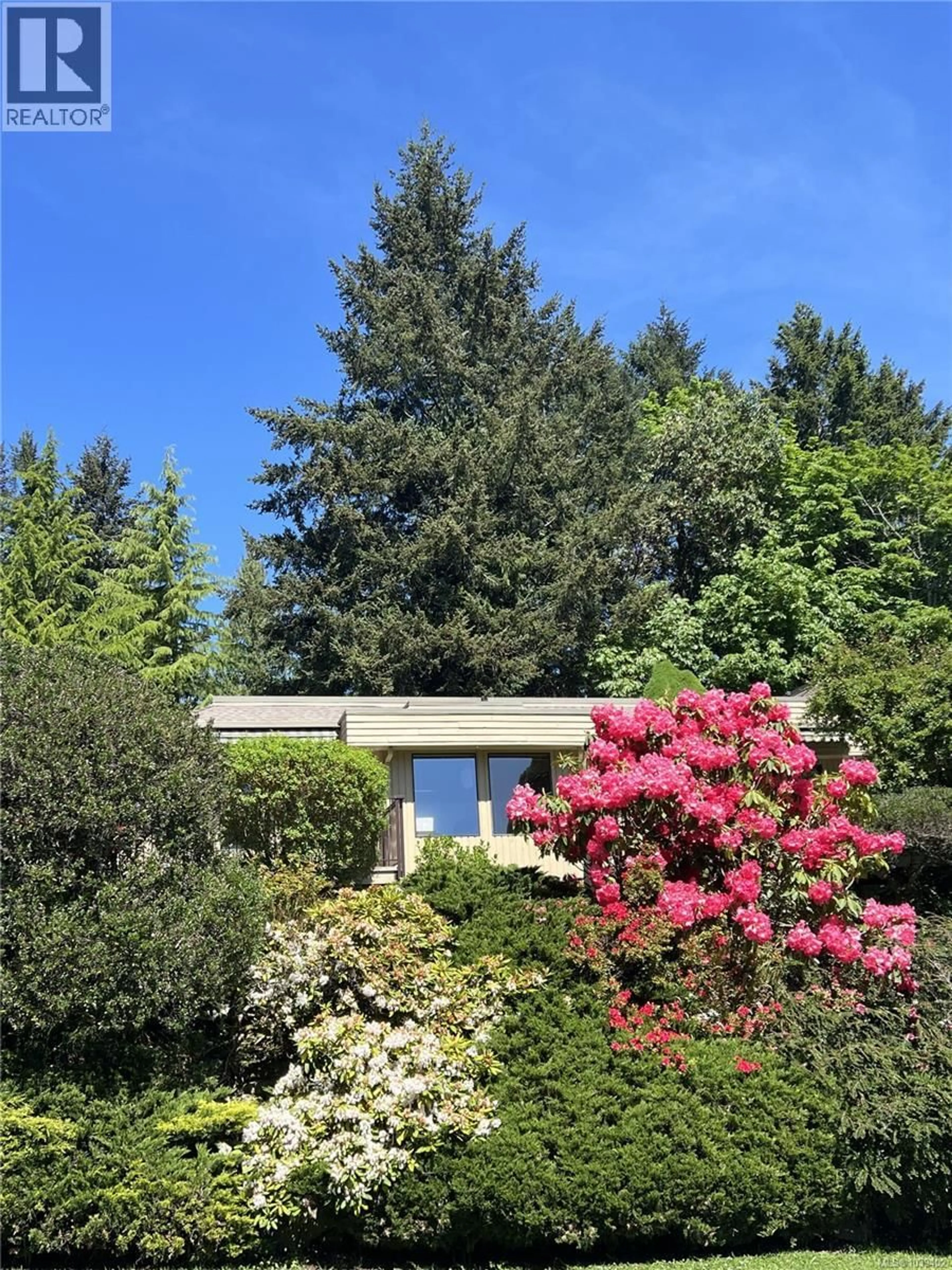 Home with vinyl exterior material, unknown for 8587 SANSUM PARK DRIVE, North Saanich British Columbia V8L4V4