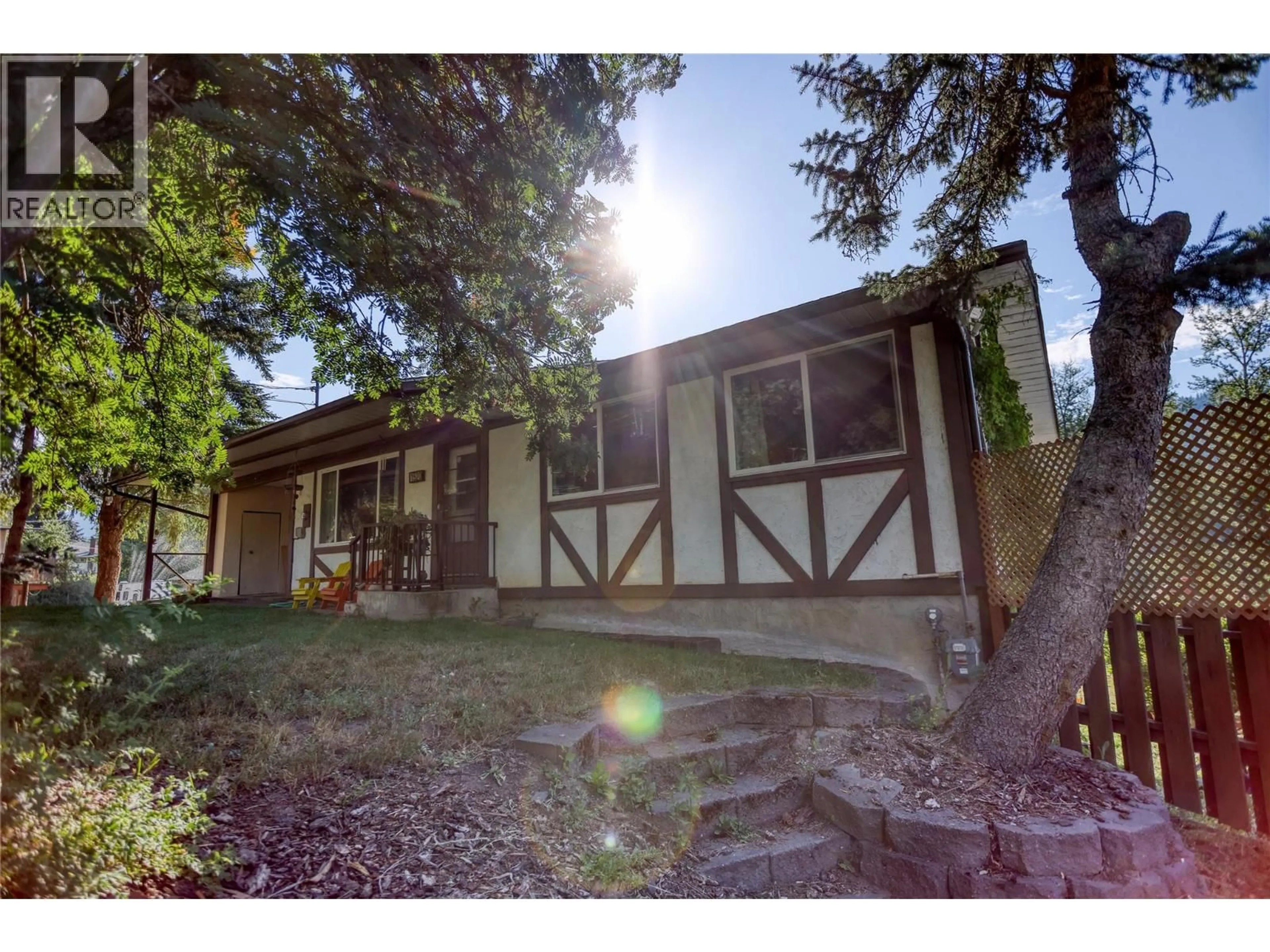 A pic from outside/outdoor area/front of a property/back of a property/a pic from drone, street for 1520 3B HIGHWAY, Fruitvale British Columbia V0G1L1