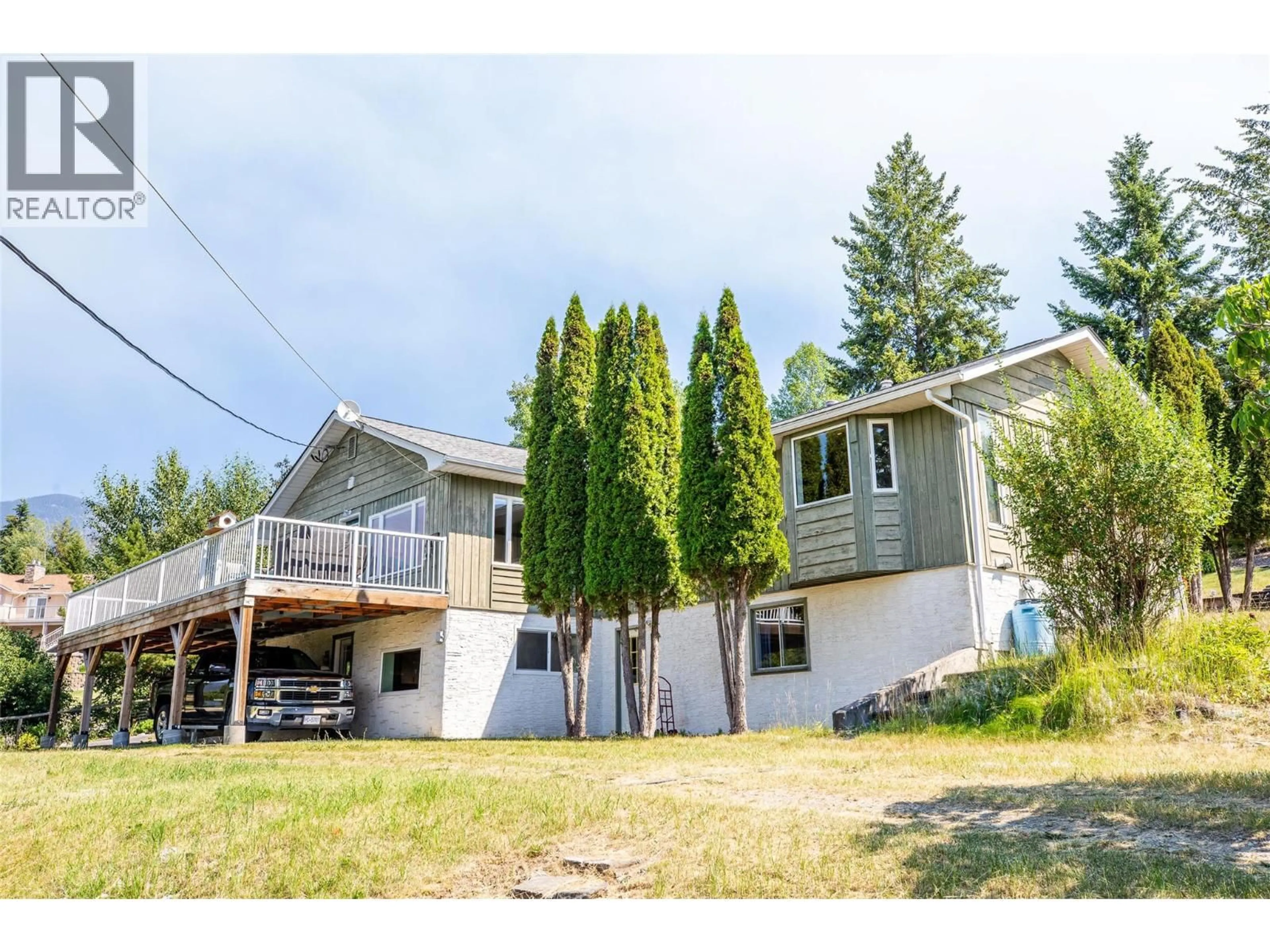 A pic from outside/outdoor area/front of a property/back of a property/a pic from drone, unknown for 2471 38TH STREET, Creston British Columbia V0B1G2