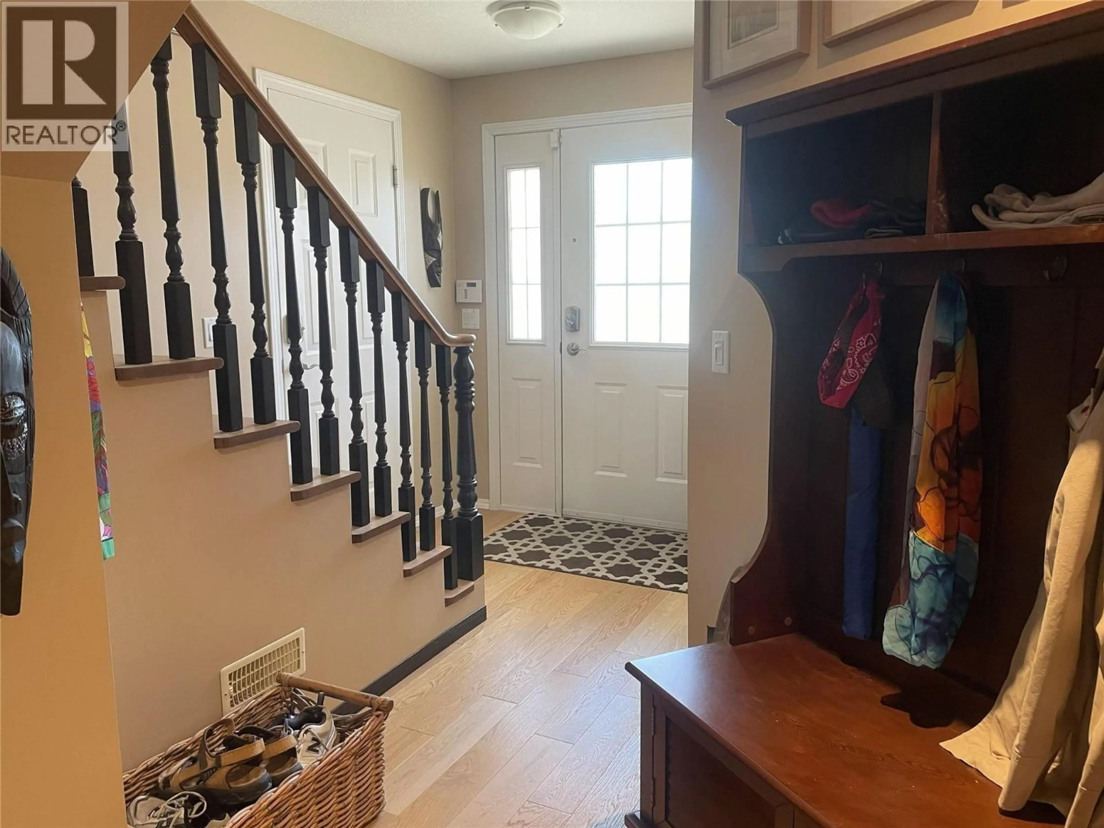 Indoor entryway for 9 - 5101 27 AVENUE, Vernon British Columbia V1T6L2