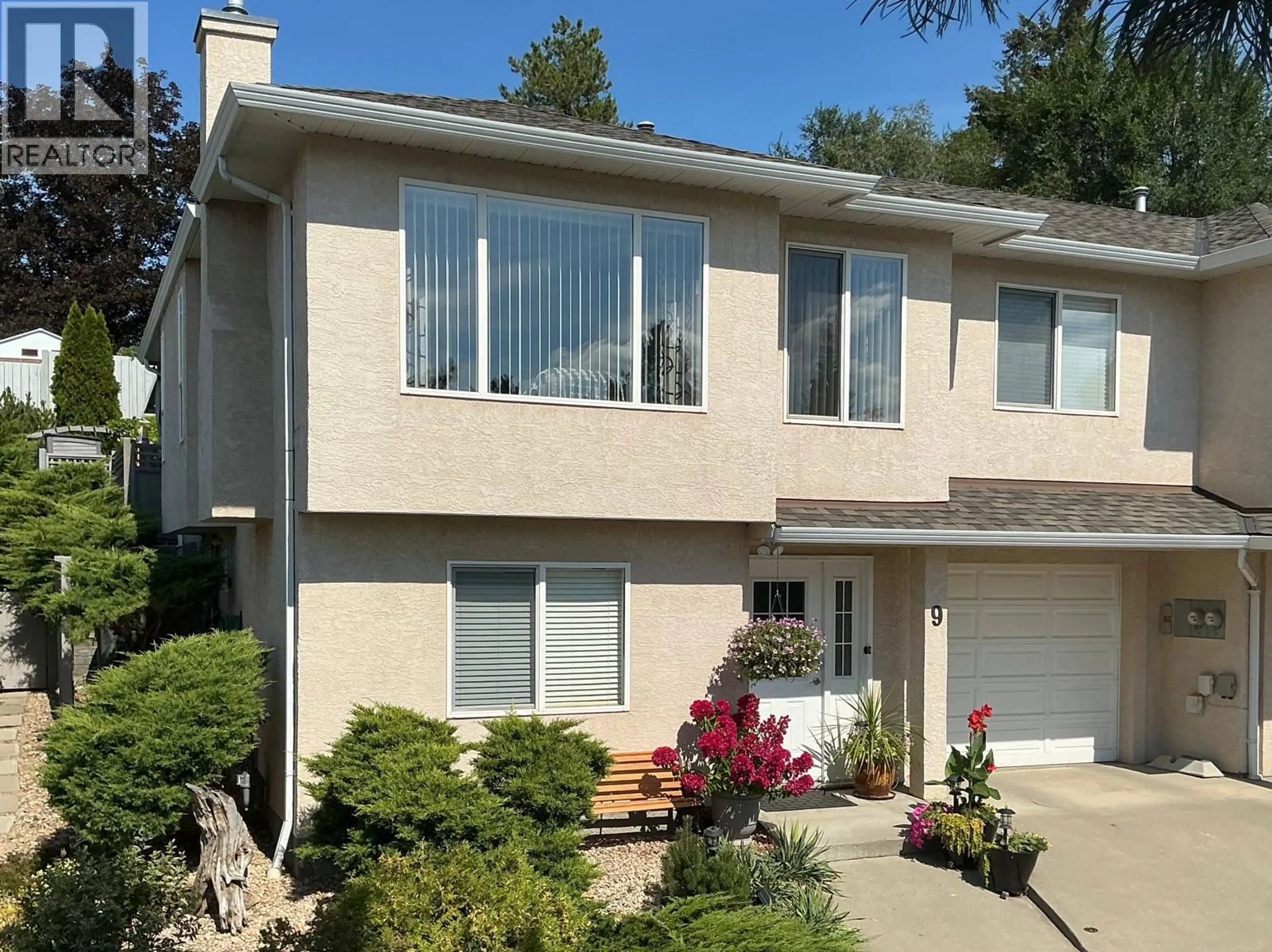 Home with vinyl exterior material, street for 9 - 5101 27 AVENUE, Vernon British Columbia V1T6L2