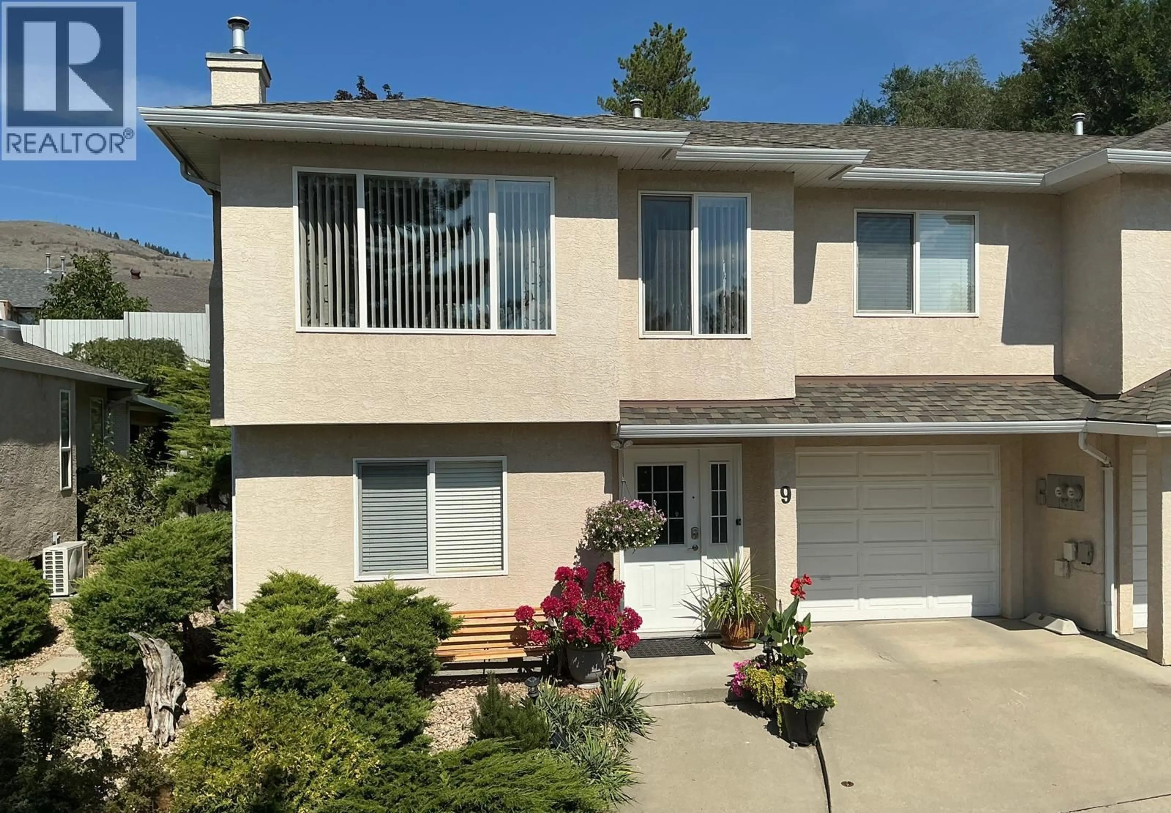 Home with vinyl exterior material, street for 9 - 5101 27 AVENUE, Vernon British Columbia V1T6L2