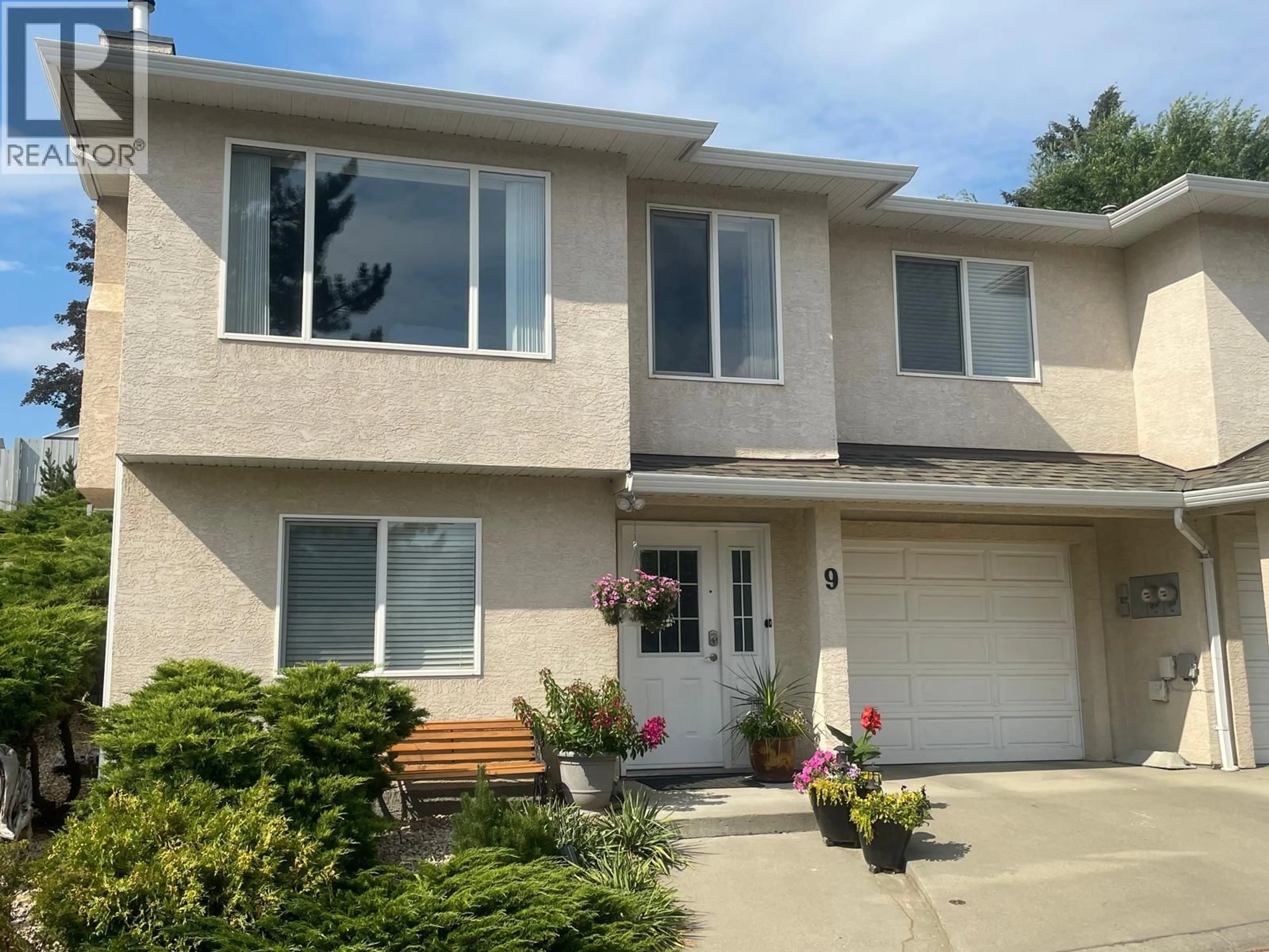 Home with vinyl exterior material, street for 9 - 5101 27 AVENUE, Vernon British Columbia V1T6L2