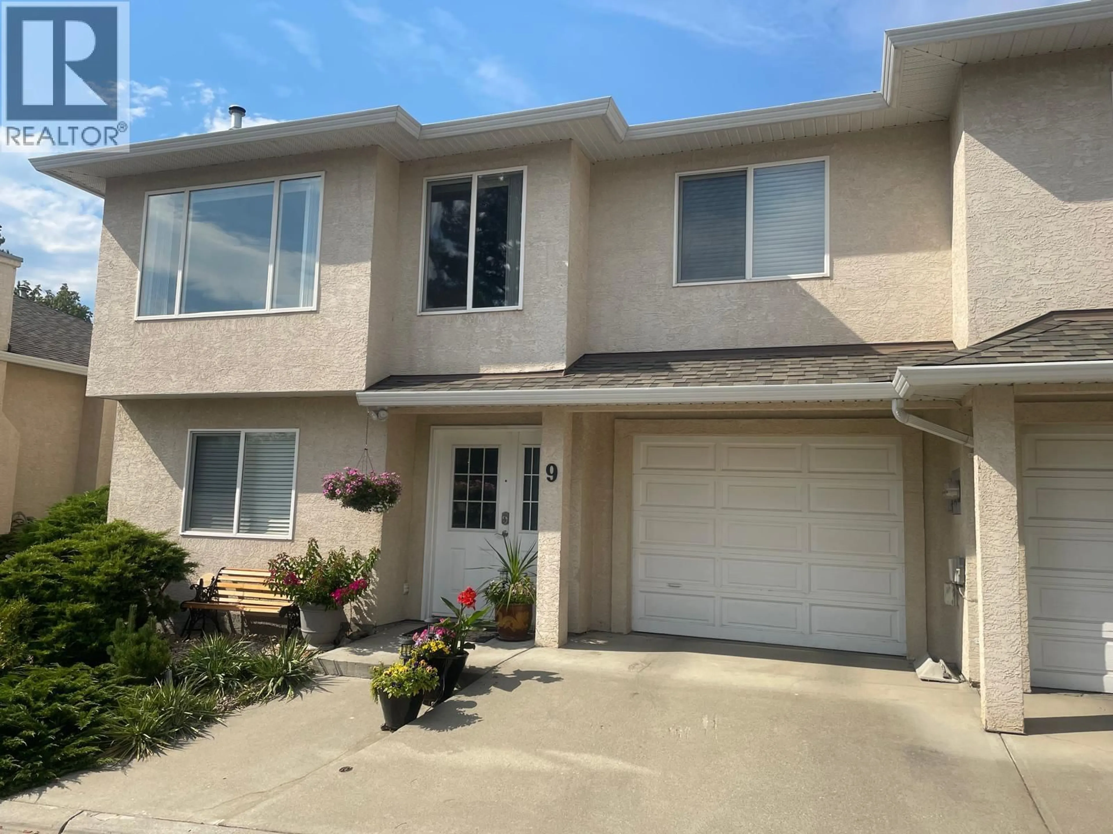 Home with vinyl exterior material, street for 9 - 5101 27 AVENUE, Vernon British Columbia V1T6L2