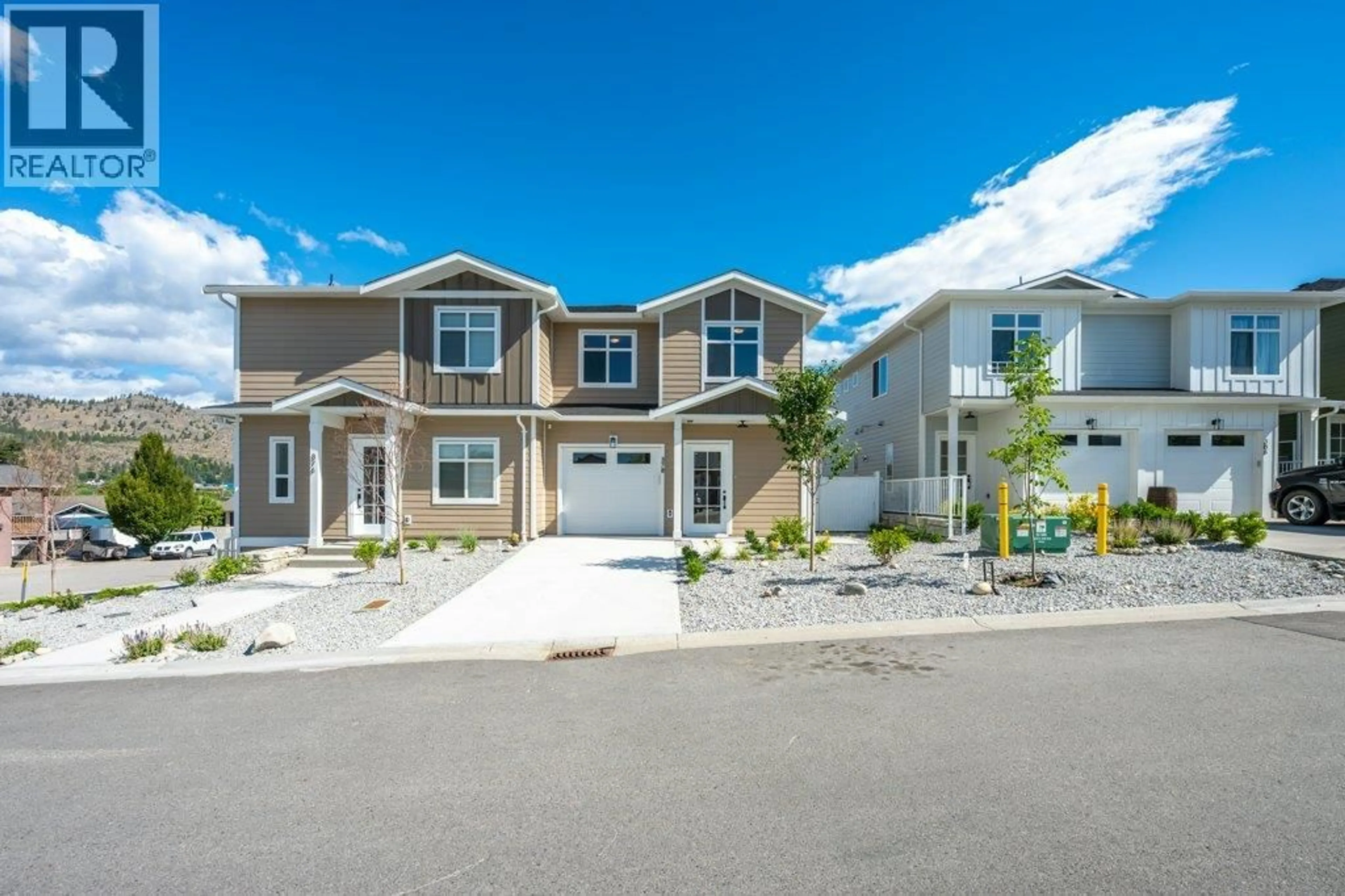 Home with vinyl exterior material, street for 378 CHARDONNAY AVENUE, Oliver British Columbia V0H1T4
