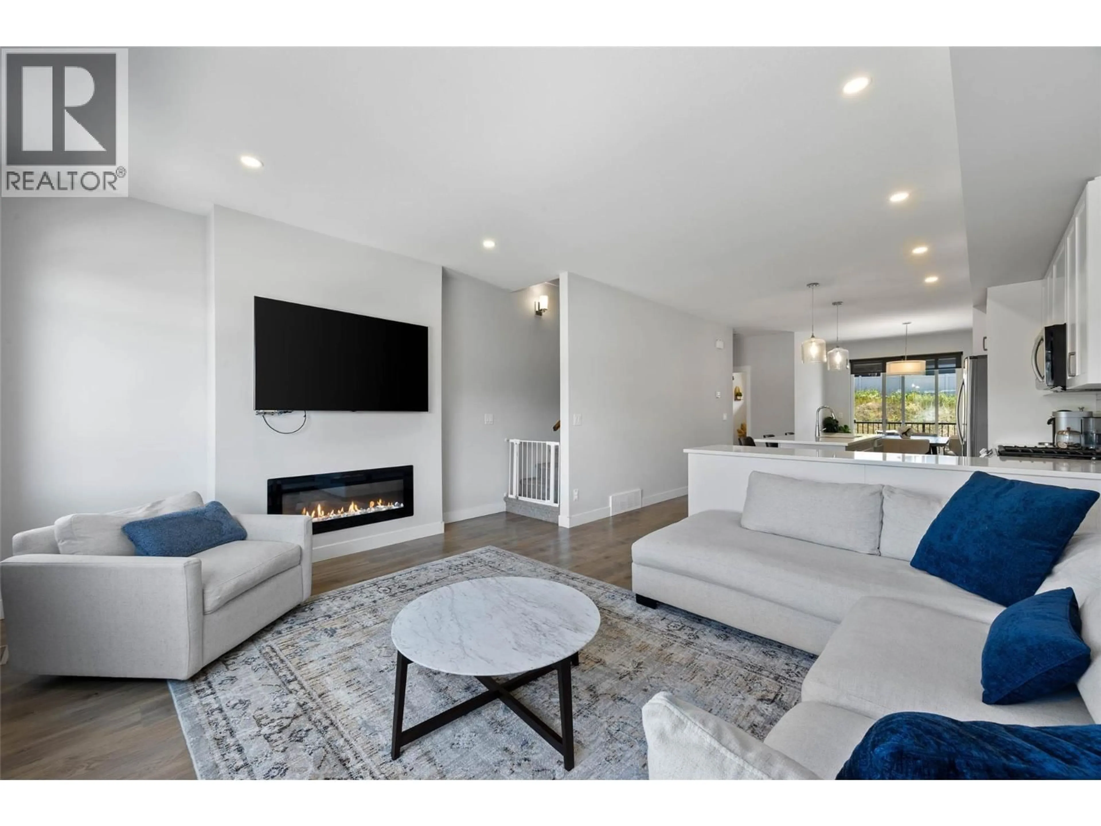 Living room with furniture, unknown for 113 - 1901 QU'APPELLE BOULEVARD, Kamloops British Columbia V2E0C9