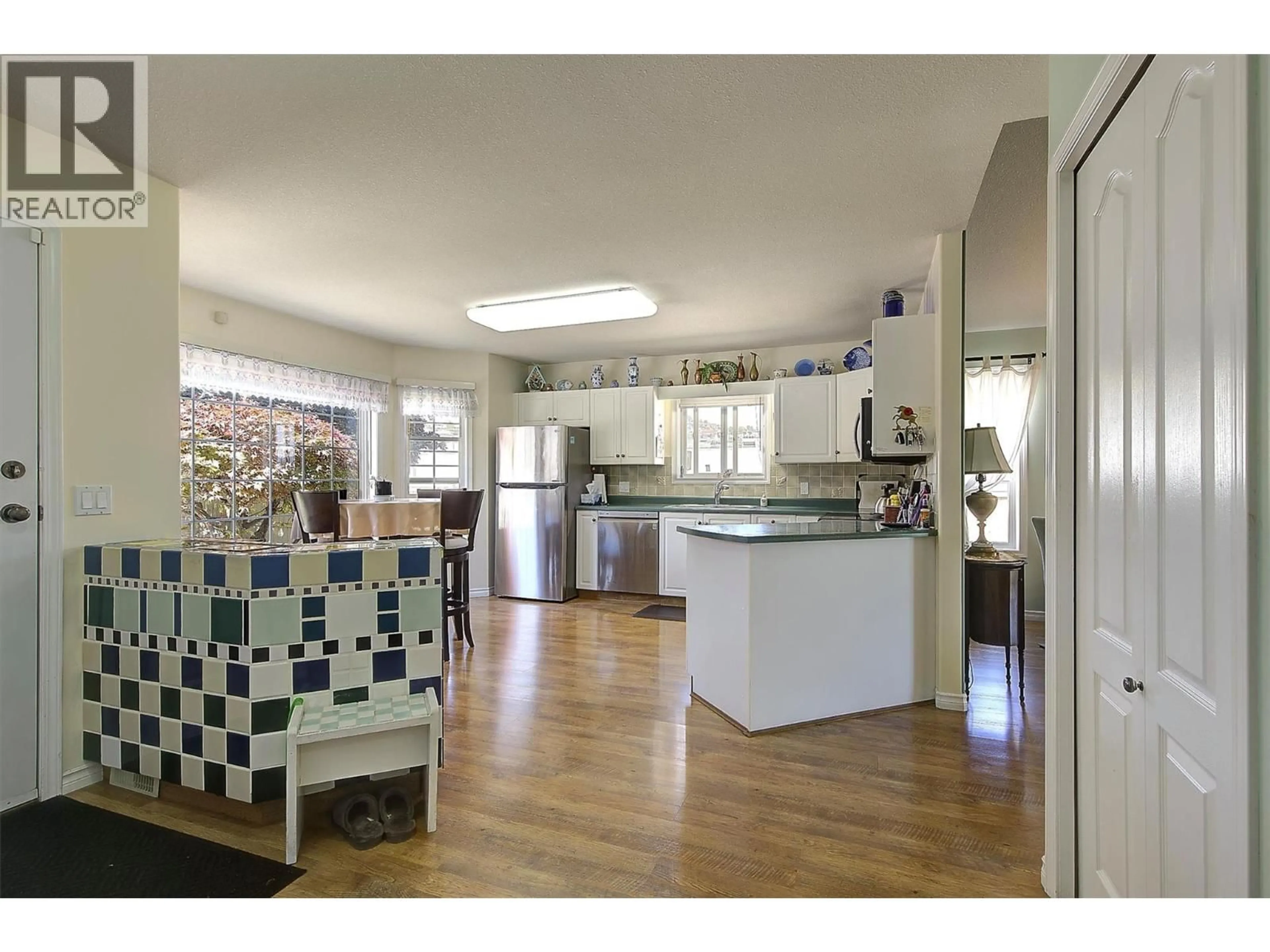 Open concept kitchen, ceramic/tile floor for 18 - 2210 LOUIE DRIVE, West Kelowna British Columbia V4T2L7