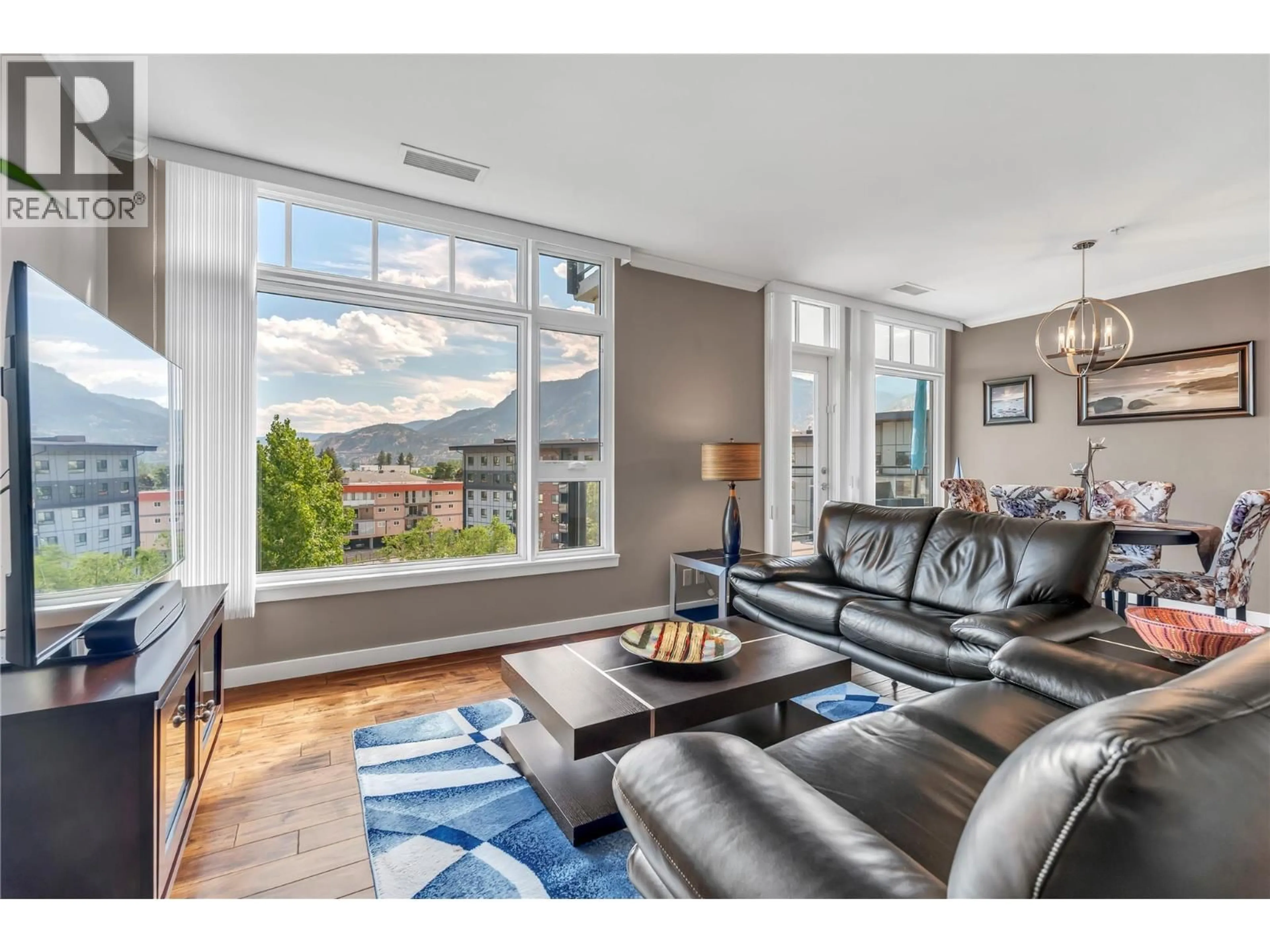 Living room with furniture, unknown for 505 - 3301 SKAHA LAKE ROAD, Penticton British Columbia V2A6G6