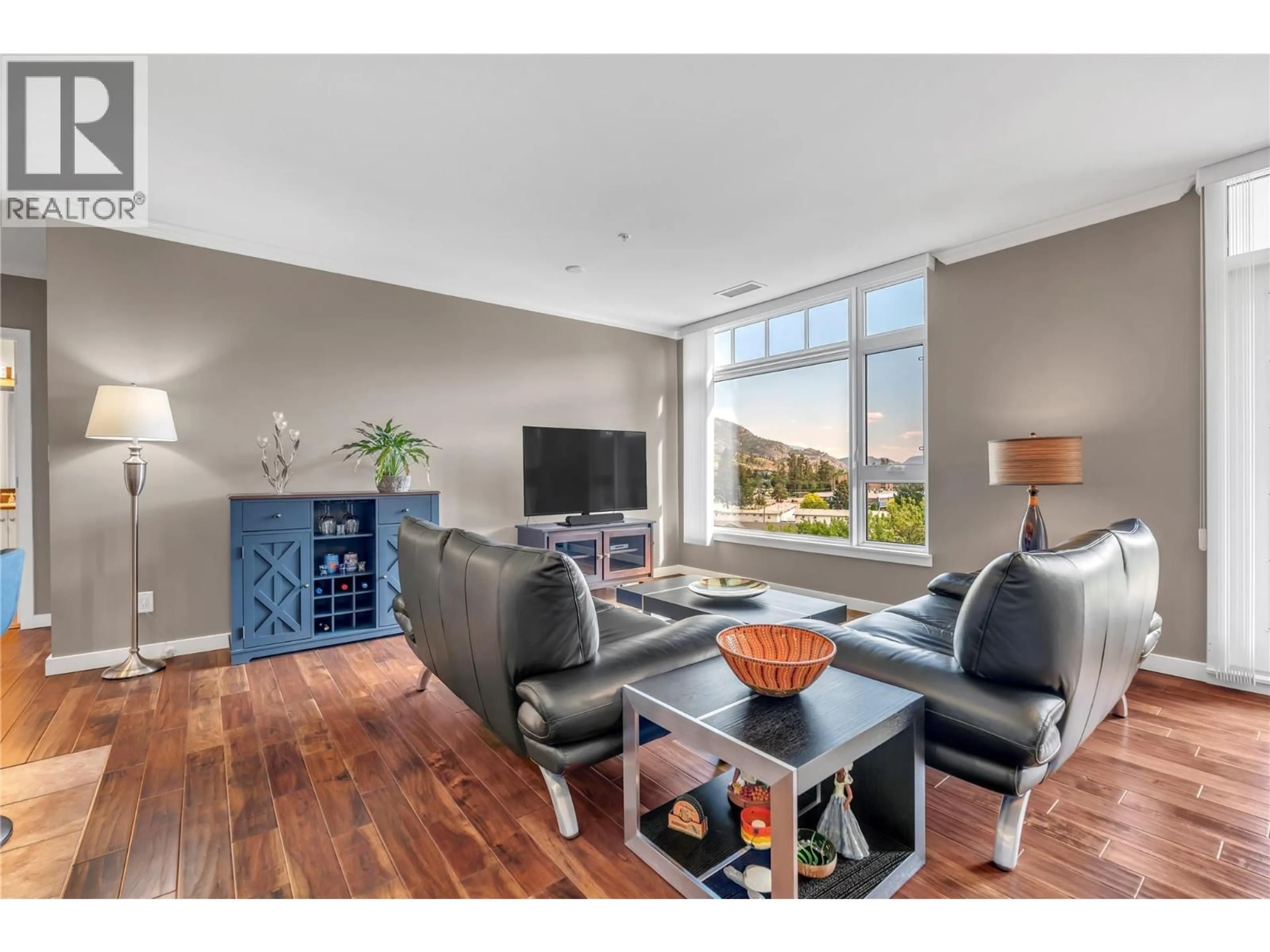 Living room with furniture, unknown for 505 - 3301 SKAHA LAKE ROAD, Penticton British Columbia V2A6G6