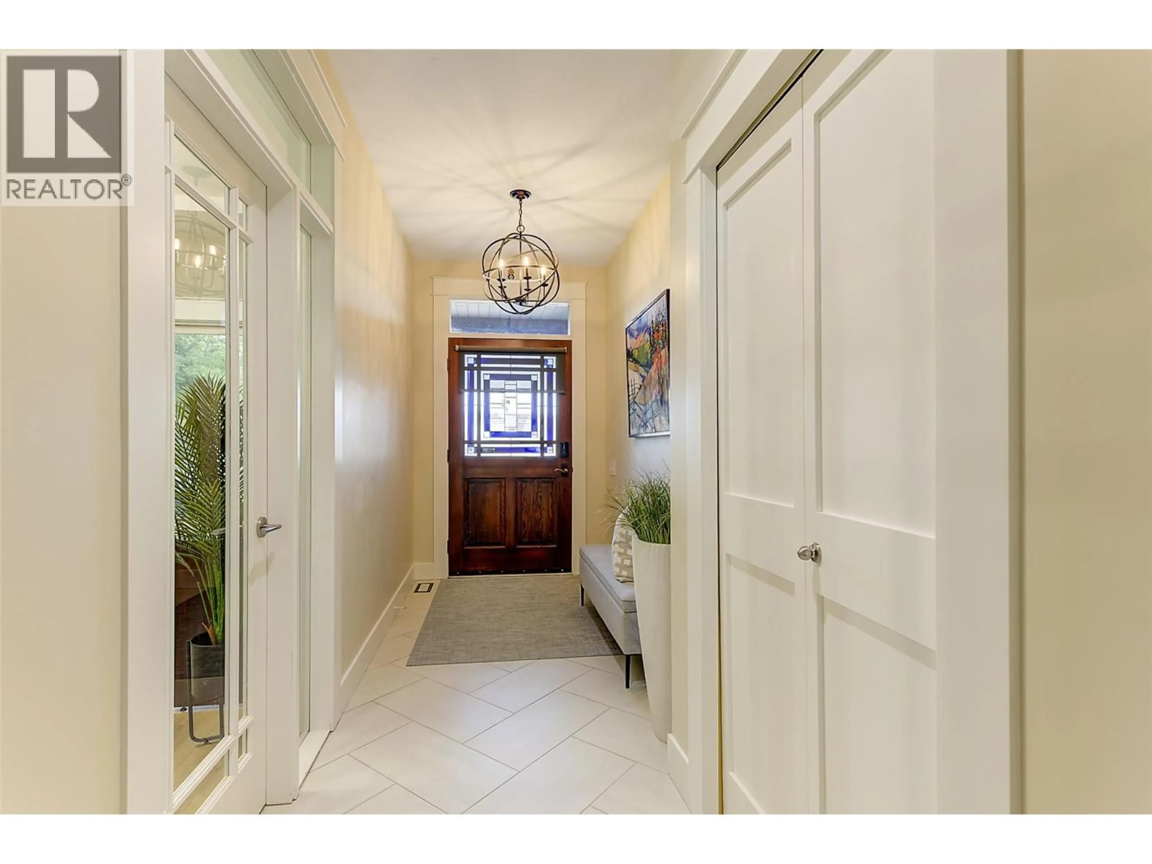 Indoor entryway for 5049 TREADGOLD COURT, Kelowna British Columbia V1W5B4