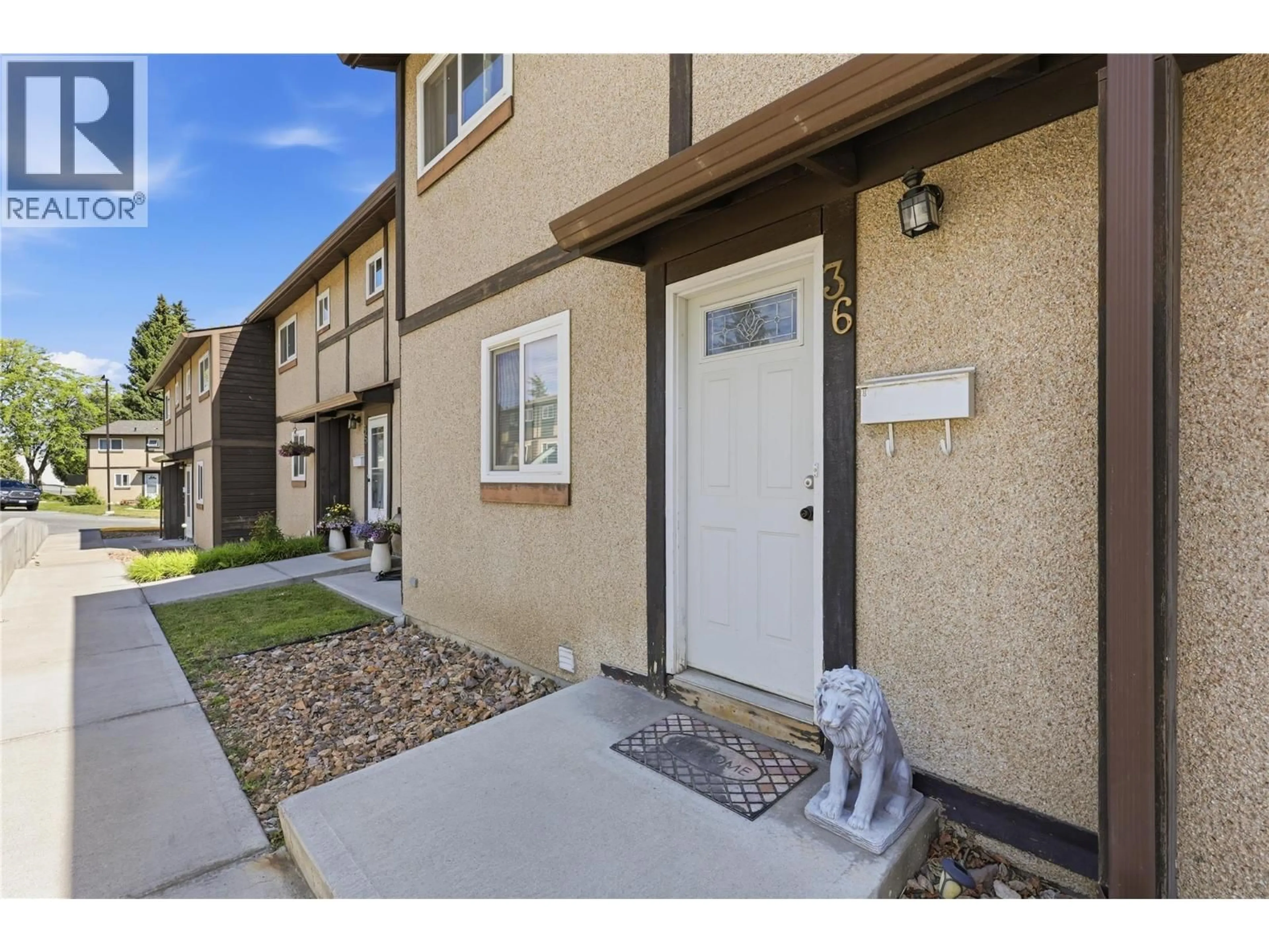 Indoor entryway for 36 - 1605 SUMMIT DRIVE, Kamloops British Columbia V2E2A5
