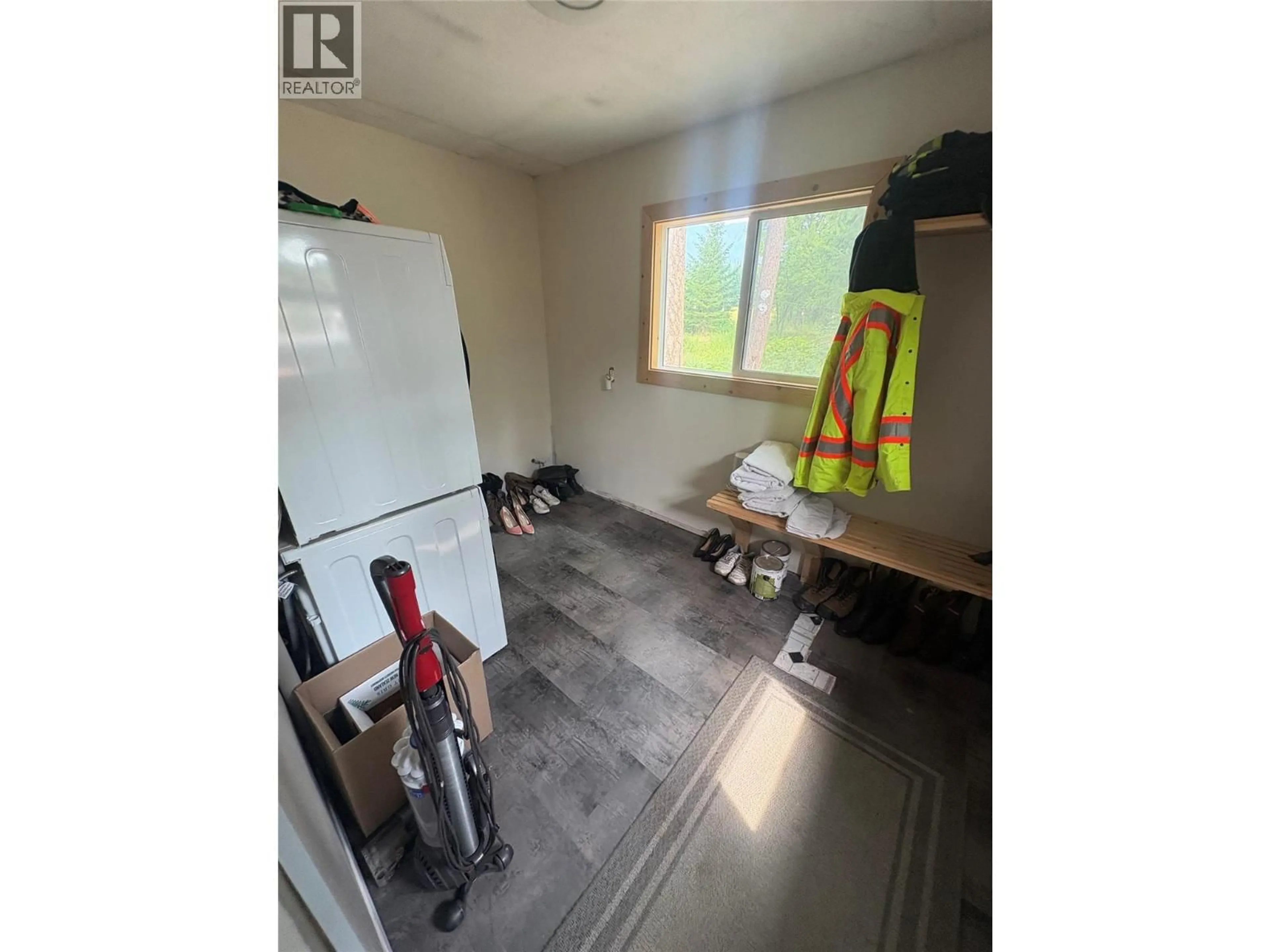 Storage room or clothes room or walk-in closet for 5195 TALLINGTON DRIVE, Celista British Columbia V0E1M6