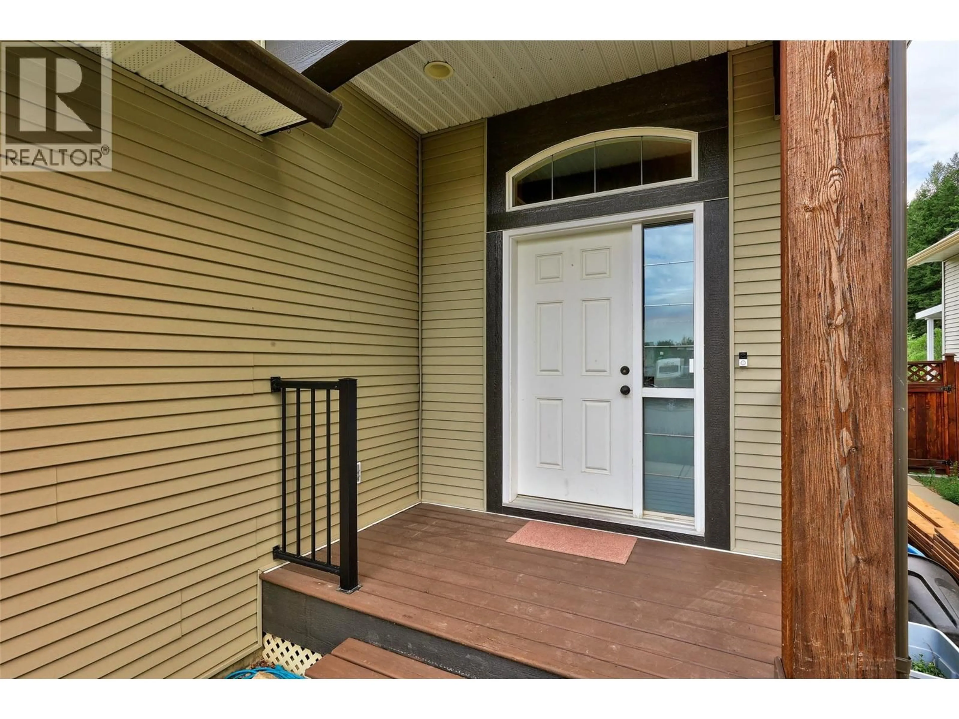 Indoor entryway for 1948 SNOWBERRY CRESCENT, Kamloops British Columbia V1S1Z8