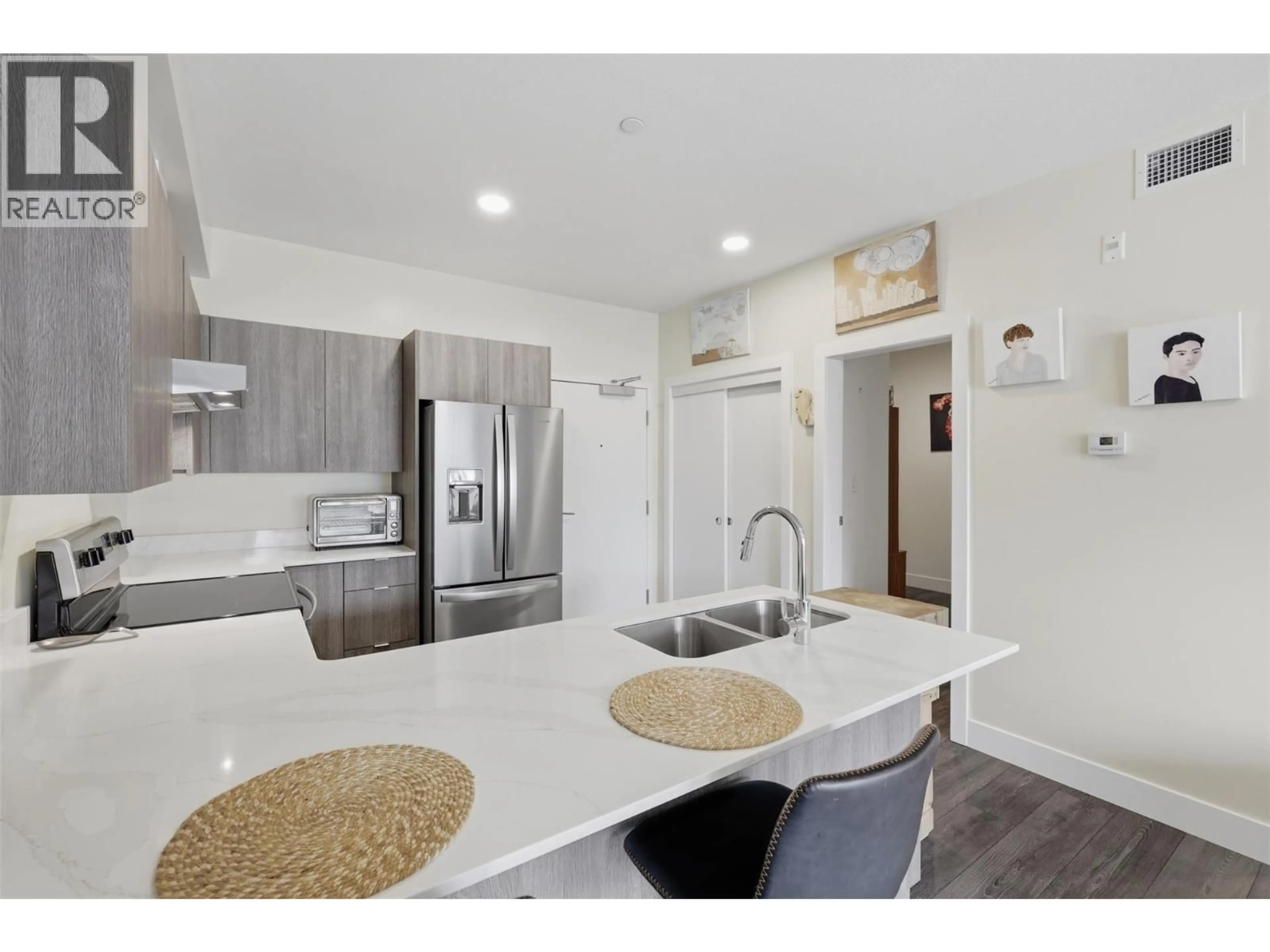 Open concept kitchen, unknown for 507 - 444 ST PAUL STREET, Kamloops British Columbia V2C2J6