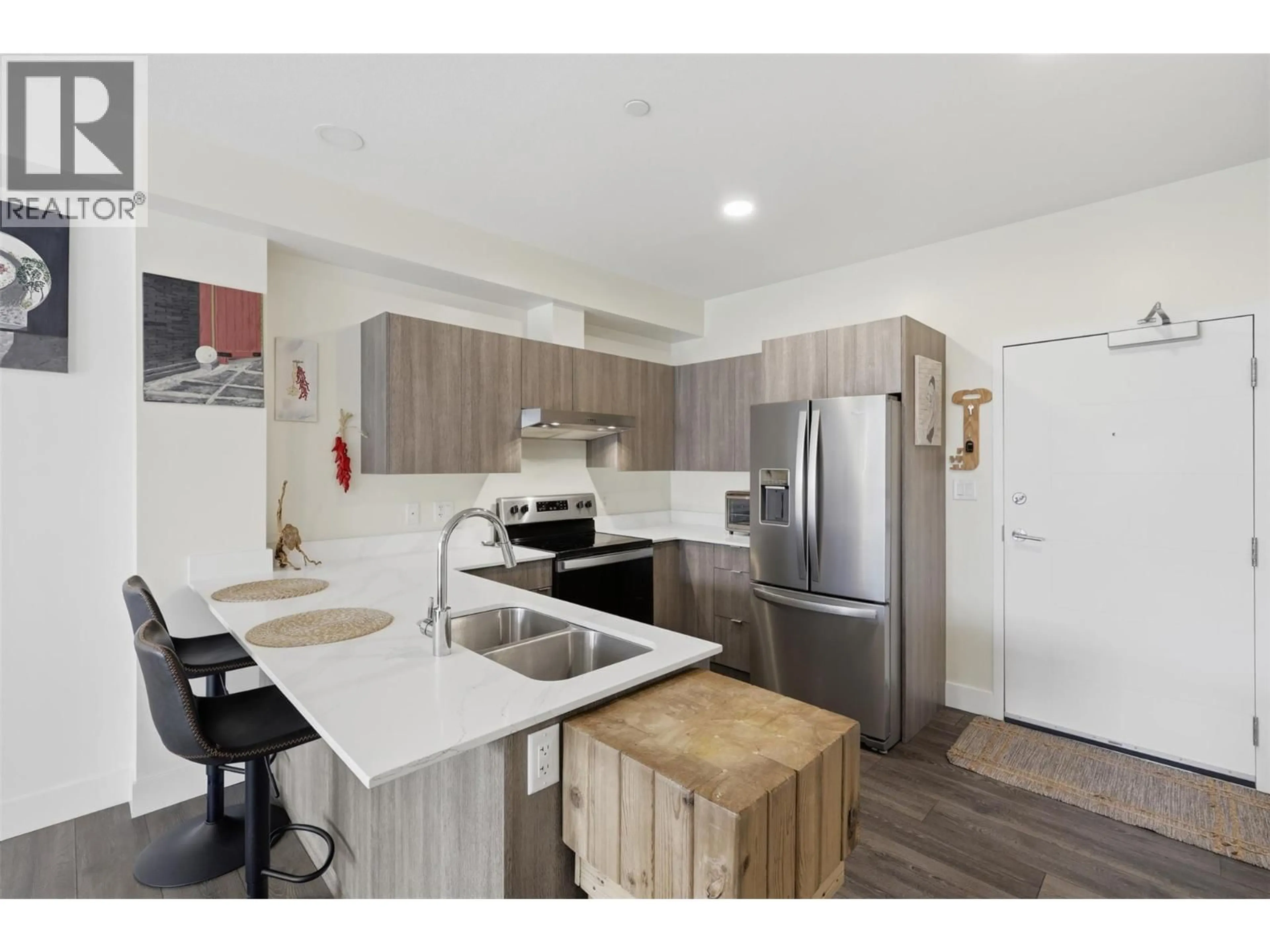 Standard kitchen, unknown for 507 - 444 ST PAUL STREET, Kamloops British Columbia V2C2J6
