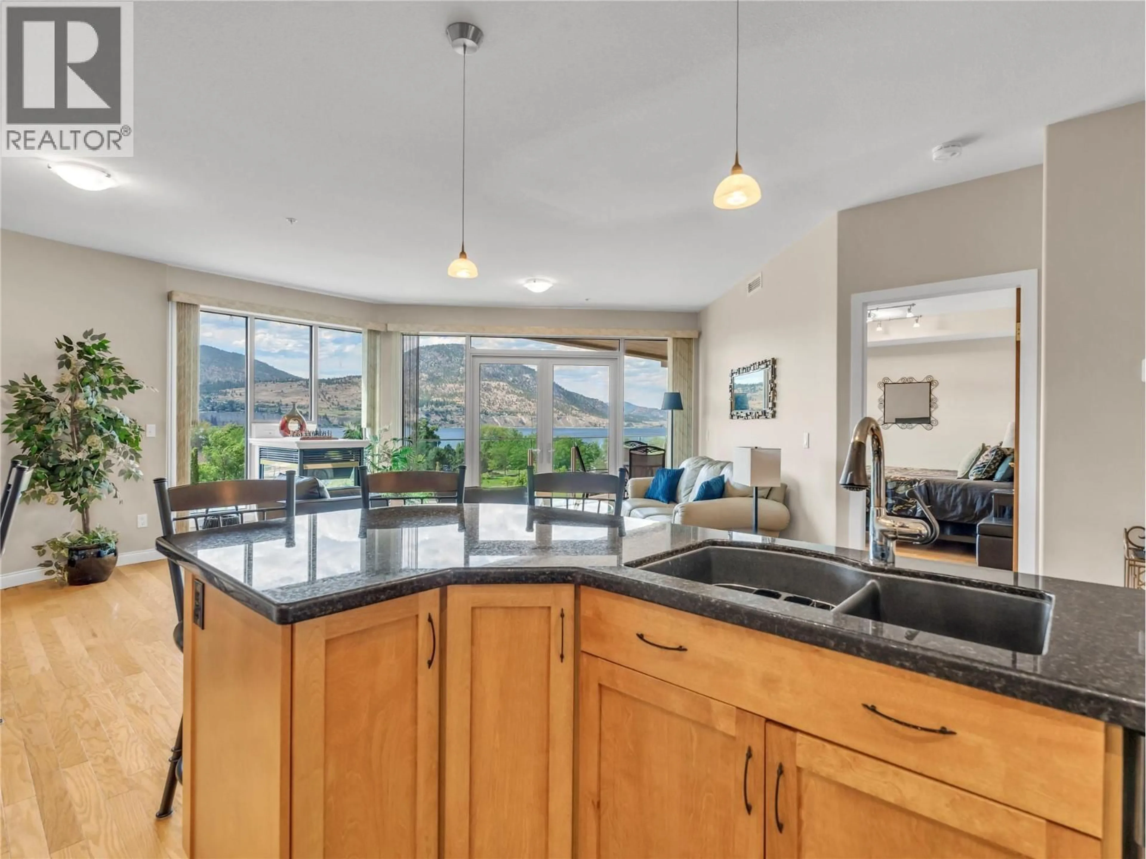 Open concept kitchen, unknown for 603 - 250 MARINA WAY, Penticton British Columbia V2A1H4