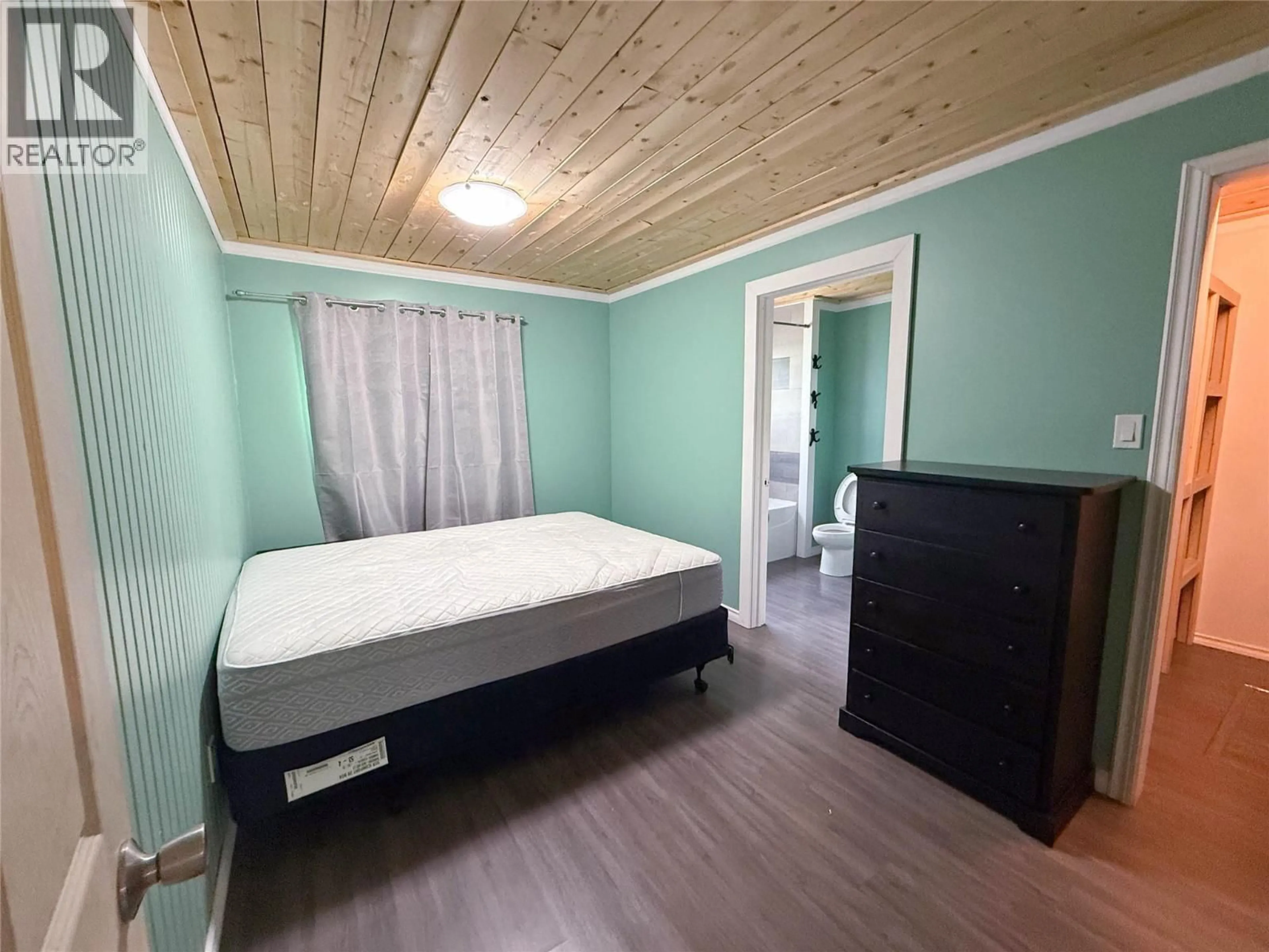 A pic of a room for 5024 49 AVENUE NORTHWEST, Chetwynd British Columbia V0C1J0