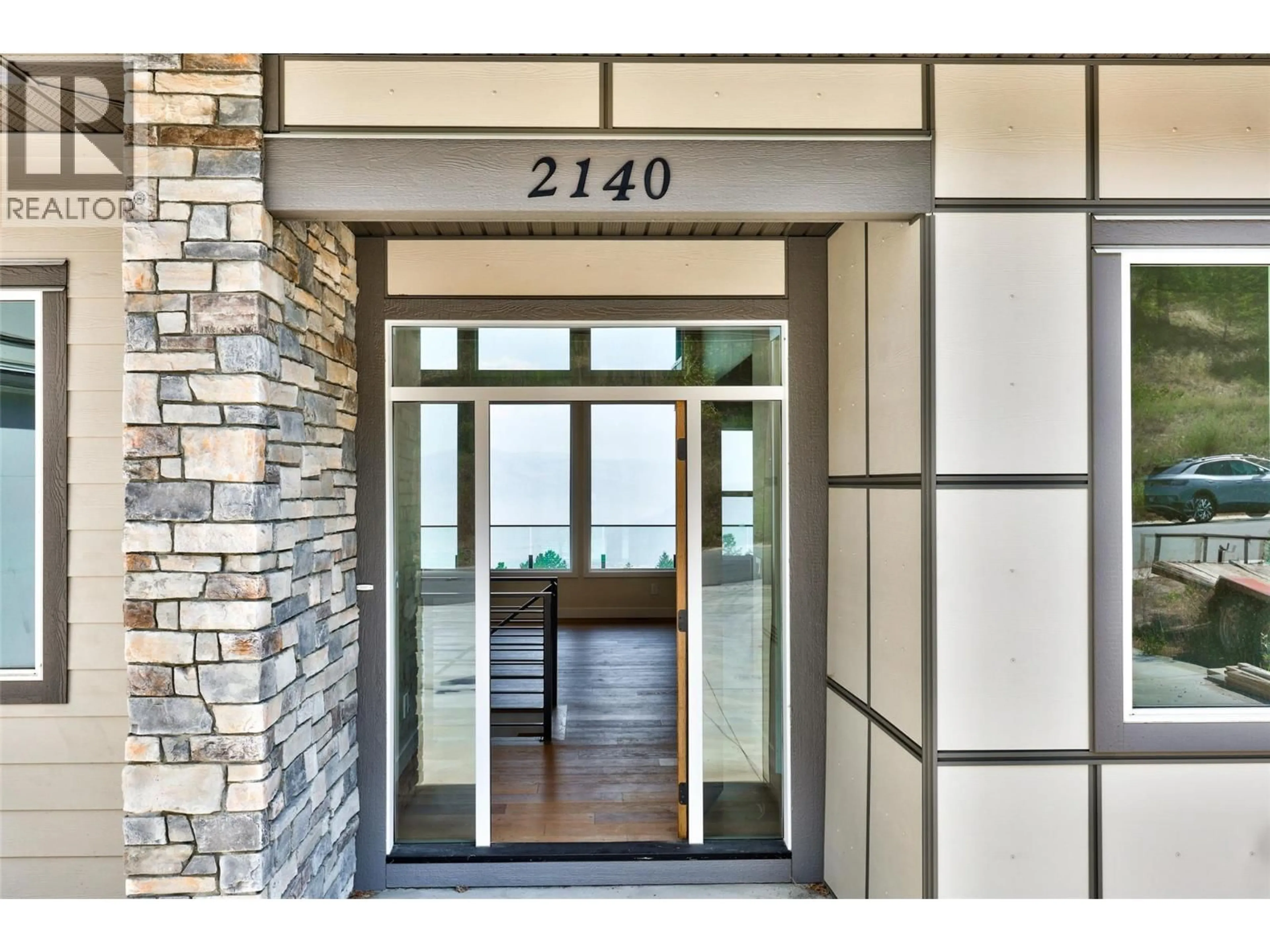 Indoor entryway for 2140 LINFIELD DRIVE, Kamloops British Columbia V1S0G3