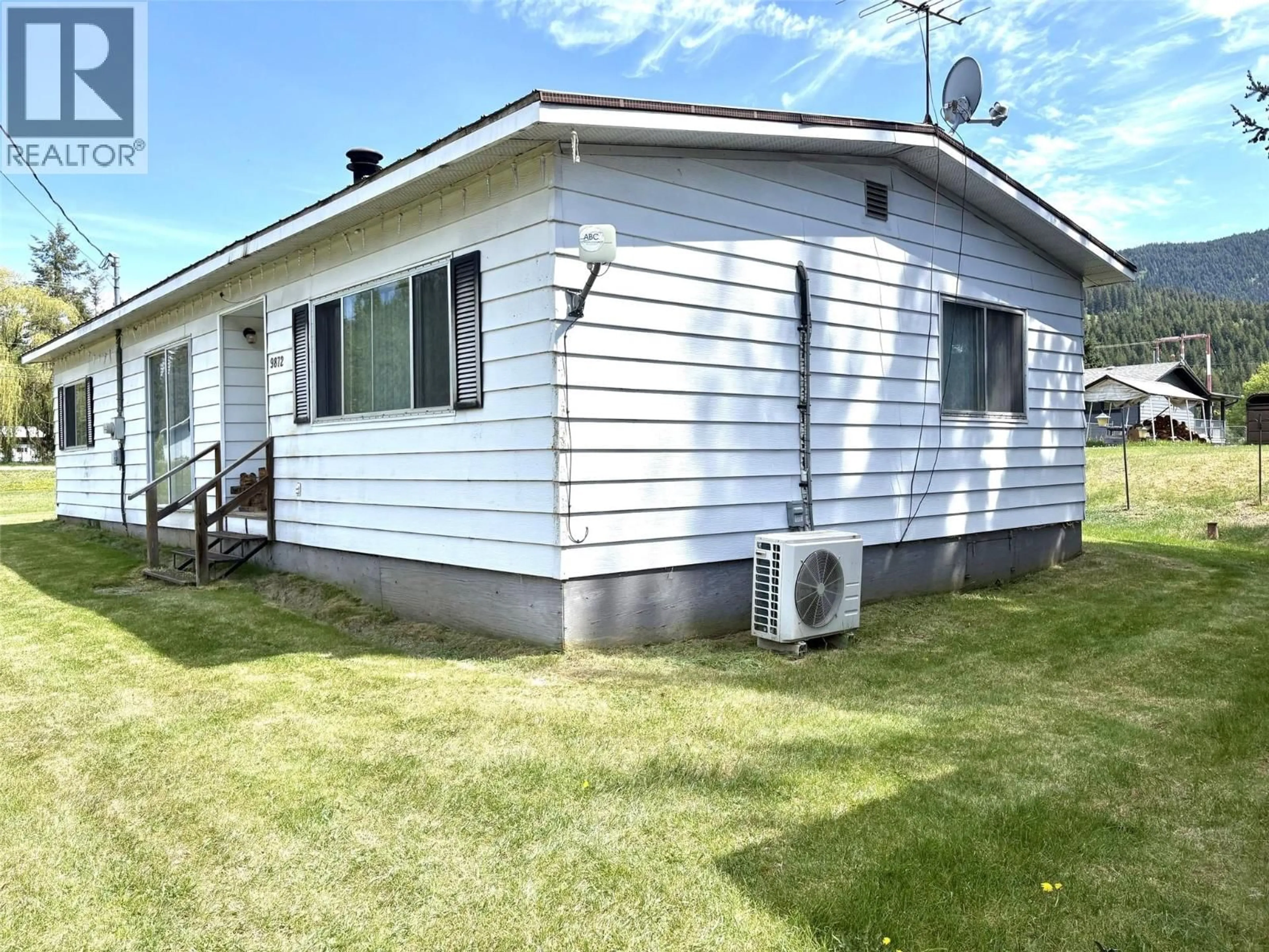 Home with vinyl exterior material, unknown for 9872 CLEAVELEY STREET, Little Fort British Columbia V0E2C0