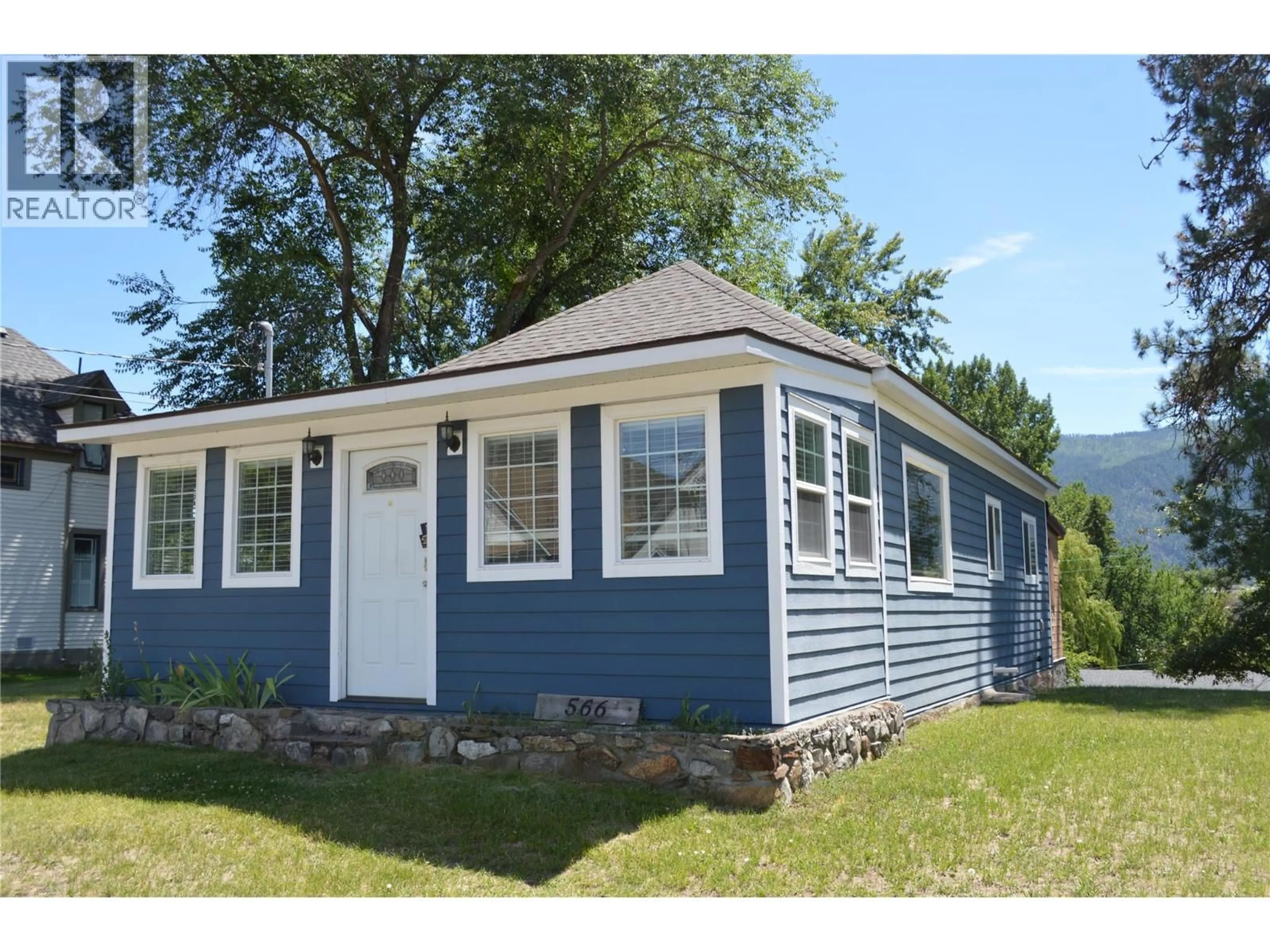Home with vinyl exterior material, unknown for 566 72ND AVENUE, Grand Forks British Columbia V0H1H0