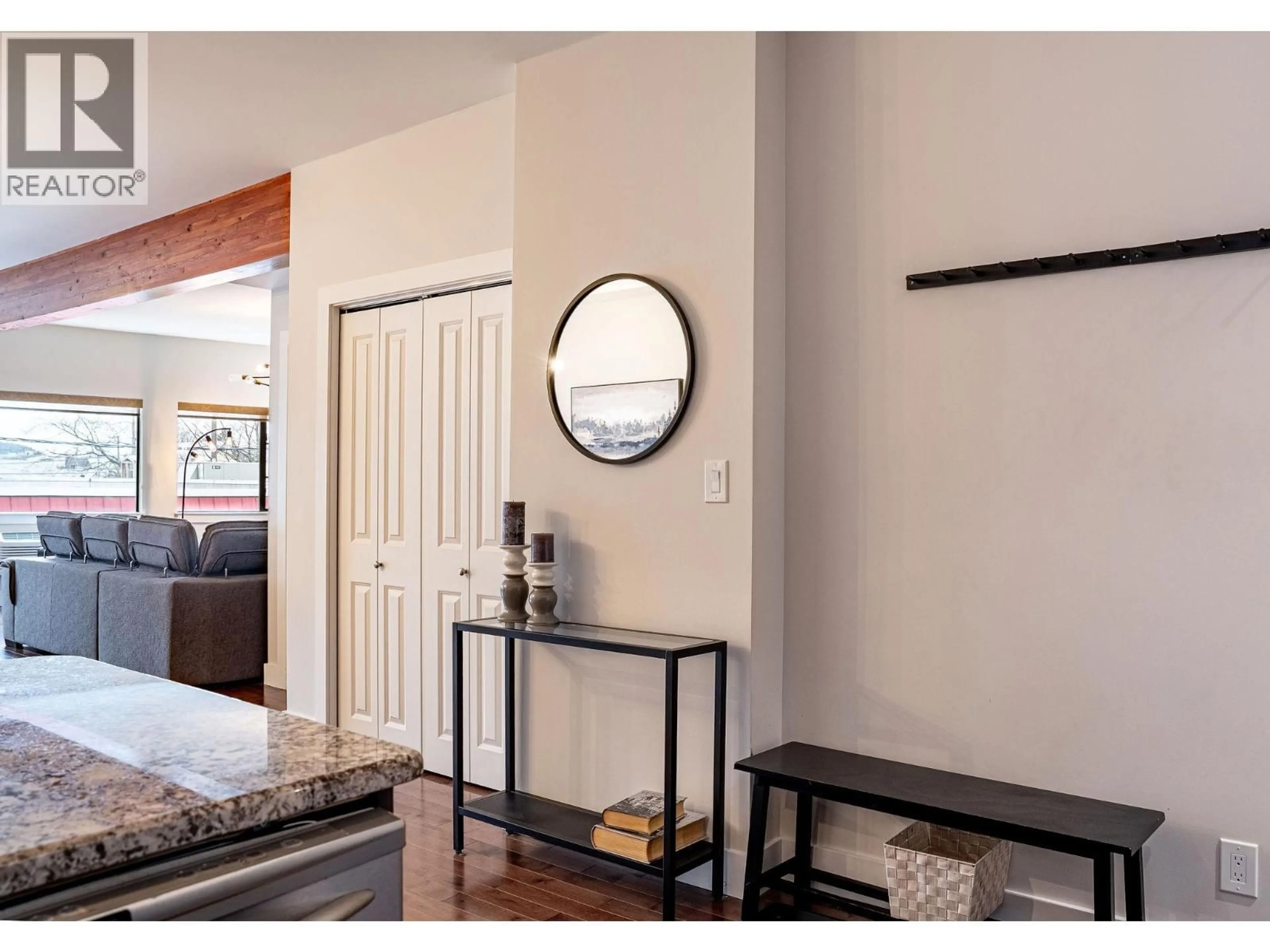 Indoor entryway for 203 - 309 FIRST STREET WEST, Revelstoke British Columbia V0E2S0