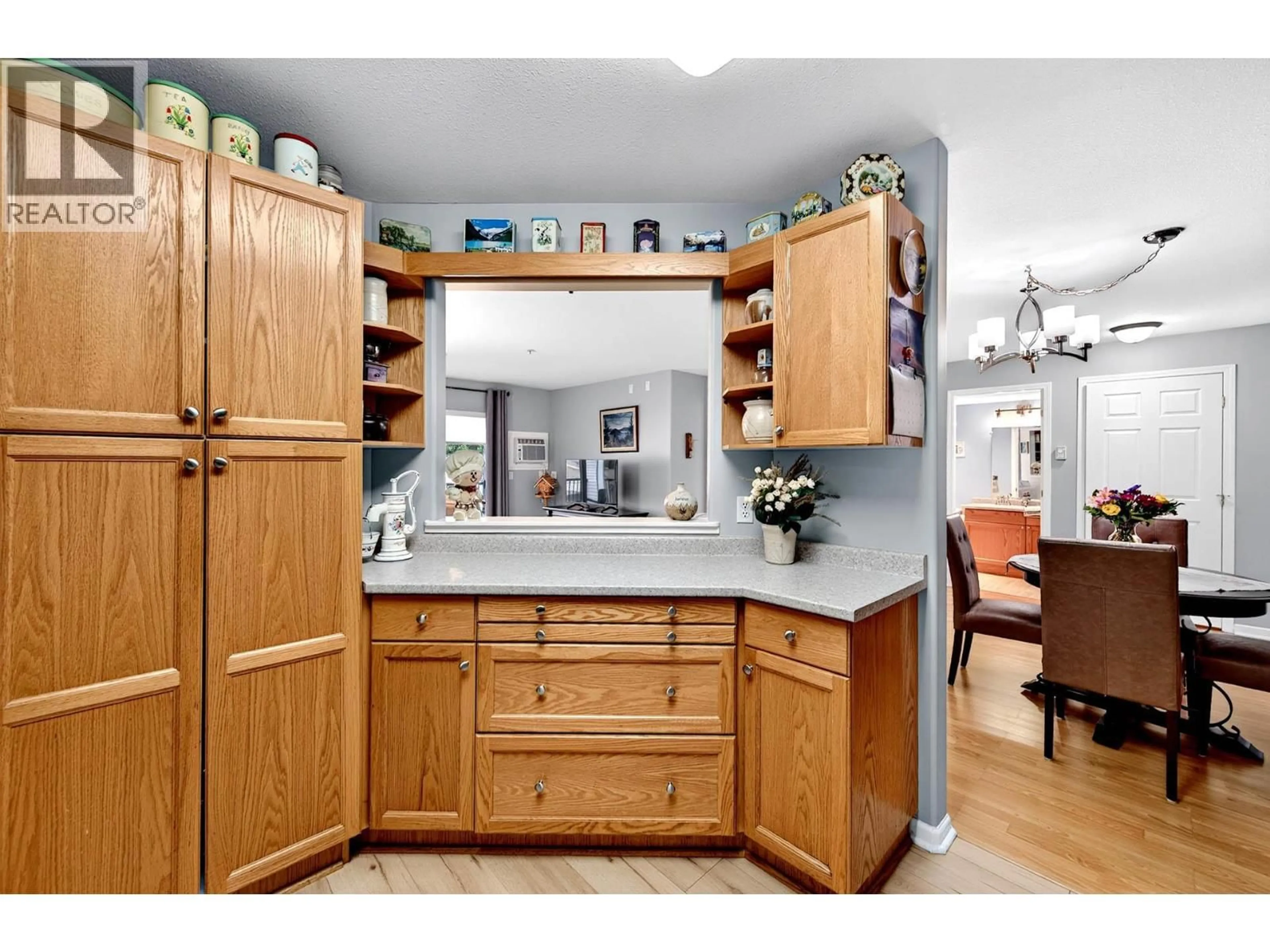 Standard kitchen, unknown for 212 - 860 NICOLANI DRIVE, Kamloops British Columbia V2B5B3