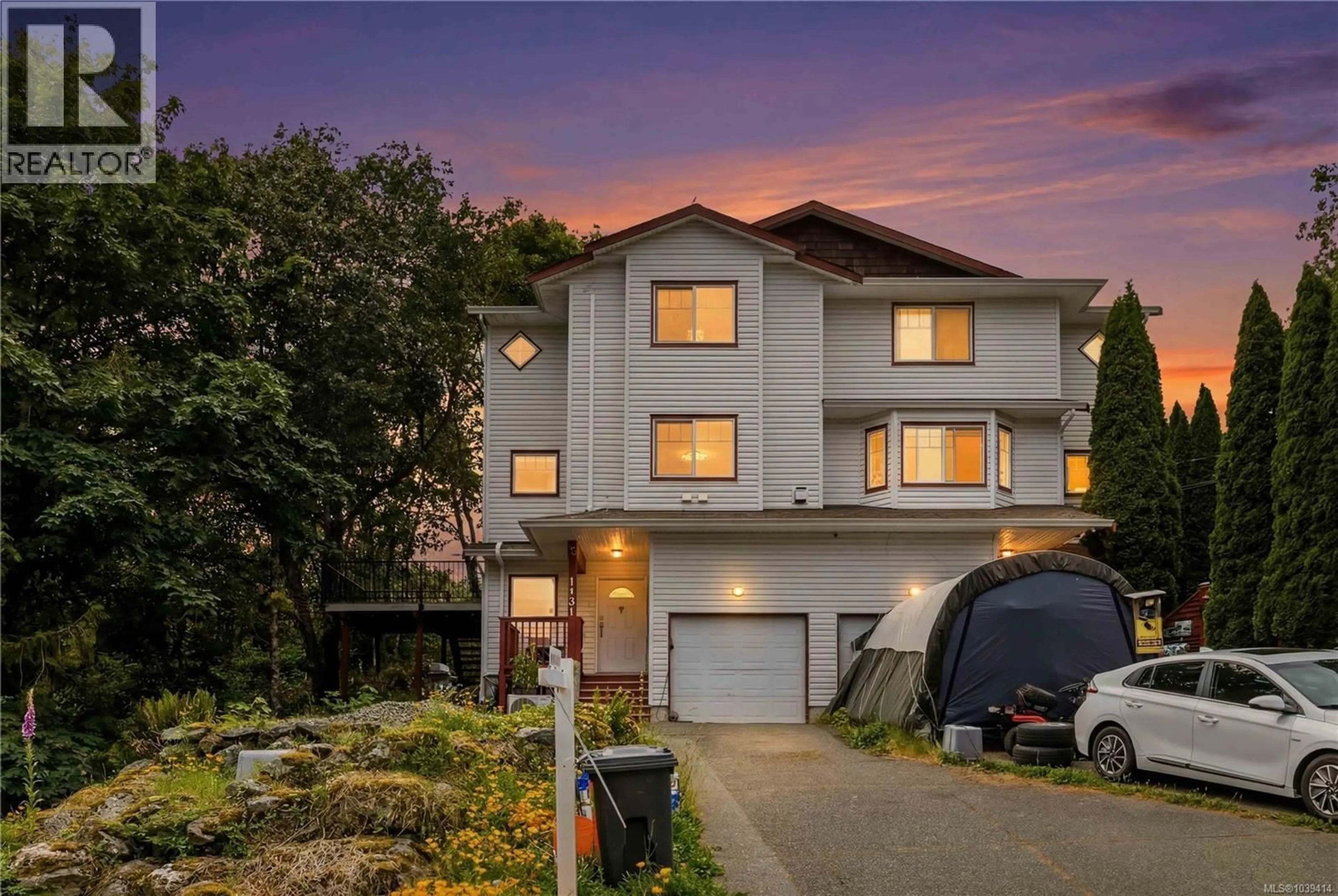 Home with vinyl exterior material, street for 1131 DONNA AVENUE, Langford British Columbia V9B2Z4