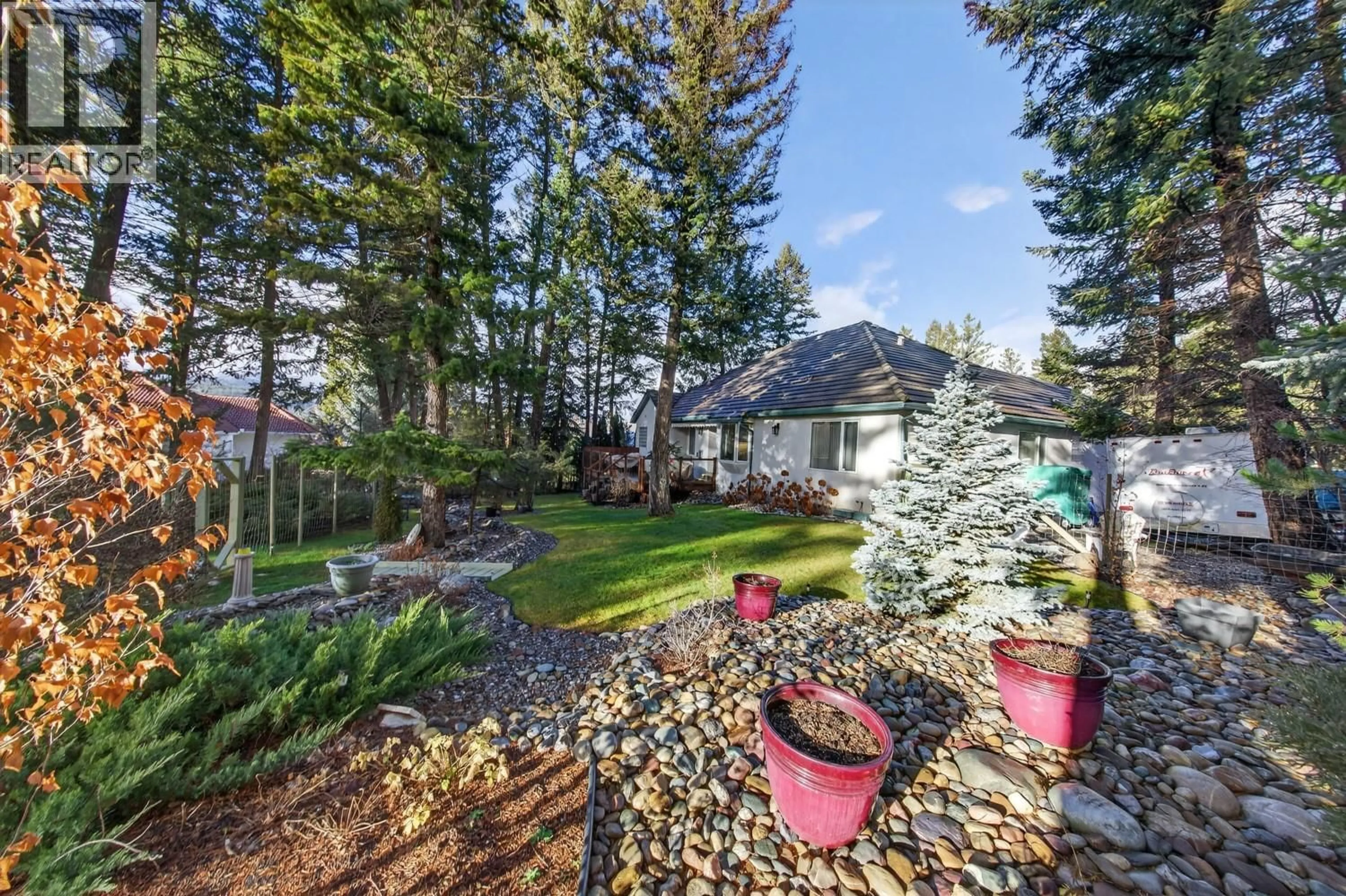 A pic from outside/outdoor area/front of a property/back of a property/a pic from drone, unknown for 5152 RIVERVIEW CRESCENT, Fairmont Hot Springs British Columbia V0B1L1