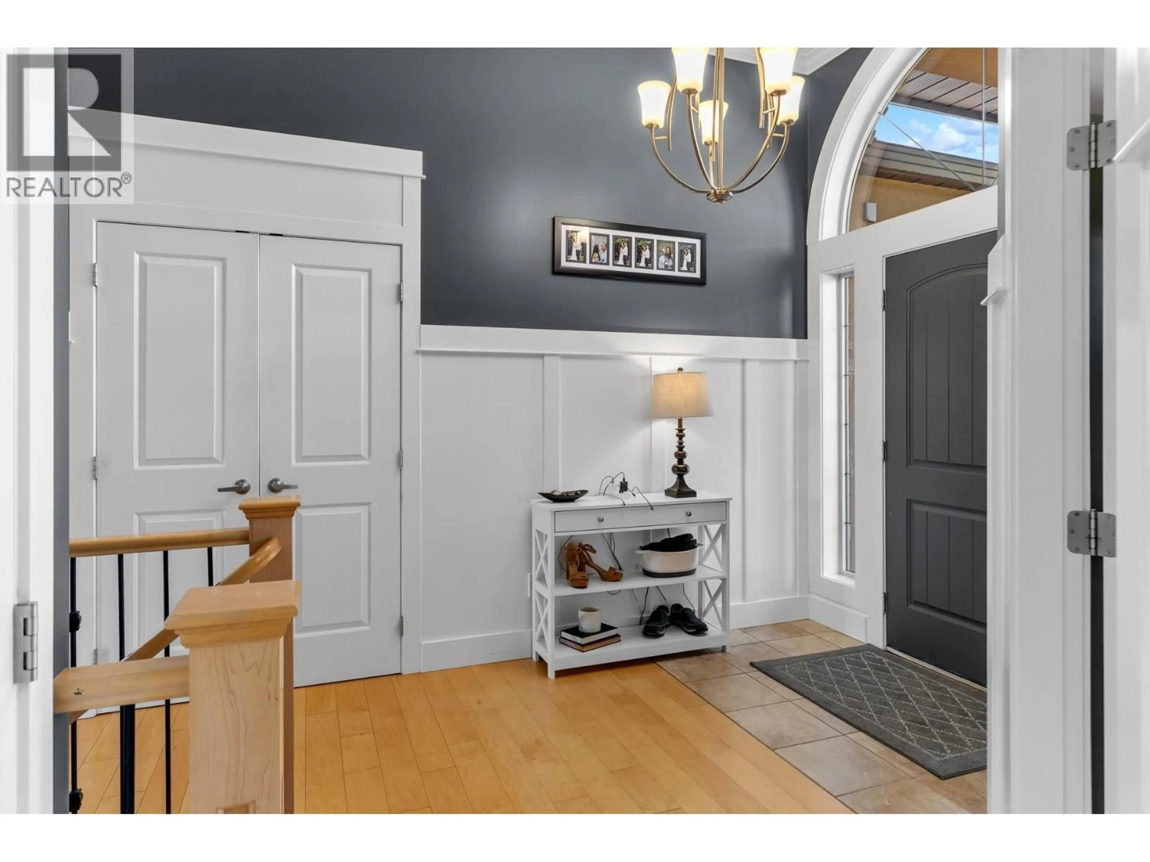 Indoor entryway for 12686 CLIFFSHORE DRIVE, Lake Country British Columbia V4V2P6