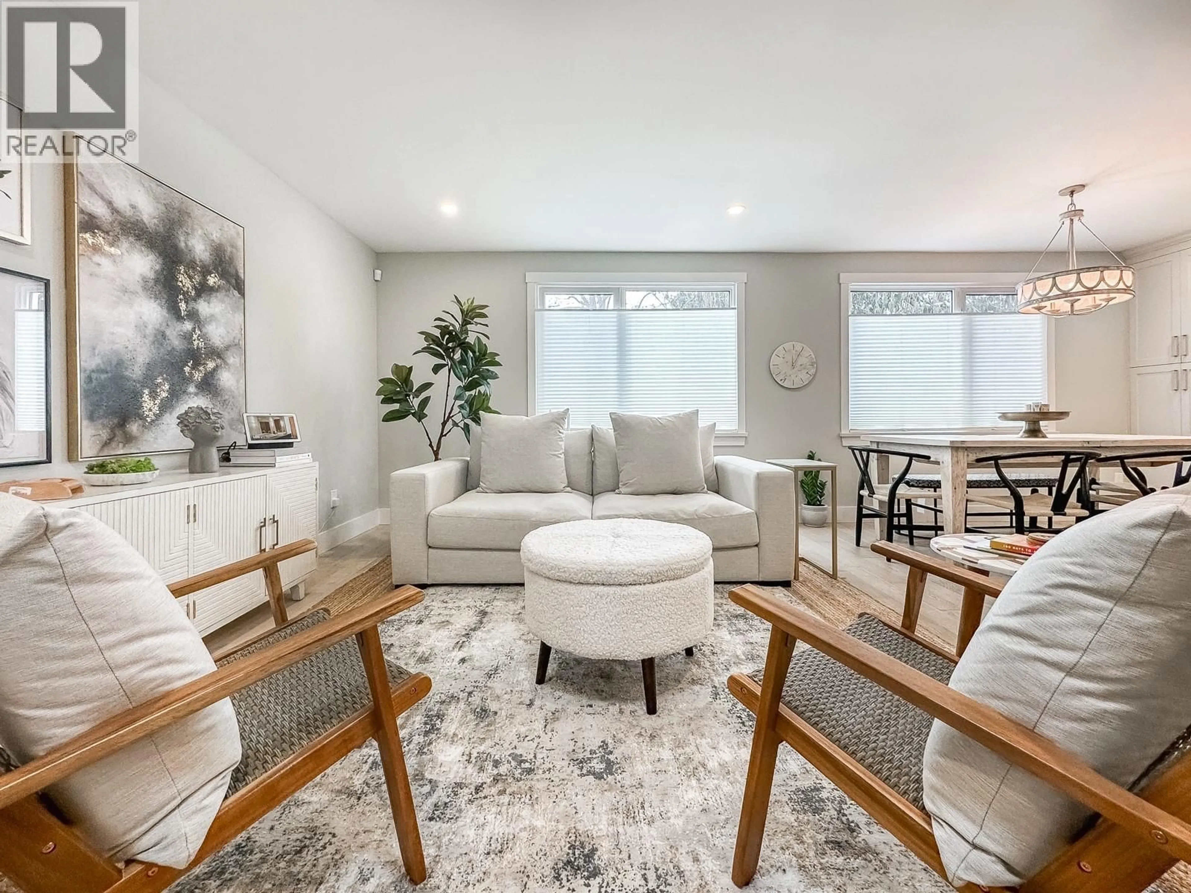 Living room with furniture, unknown for 624 ARMOUR CRESCENT, Kelowna British Columbia V1W1A5