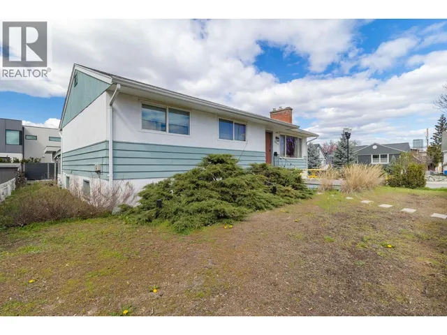2362 ABBOTT STREET, Kelowna 3