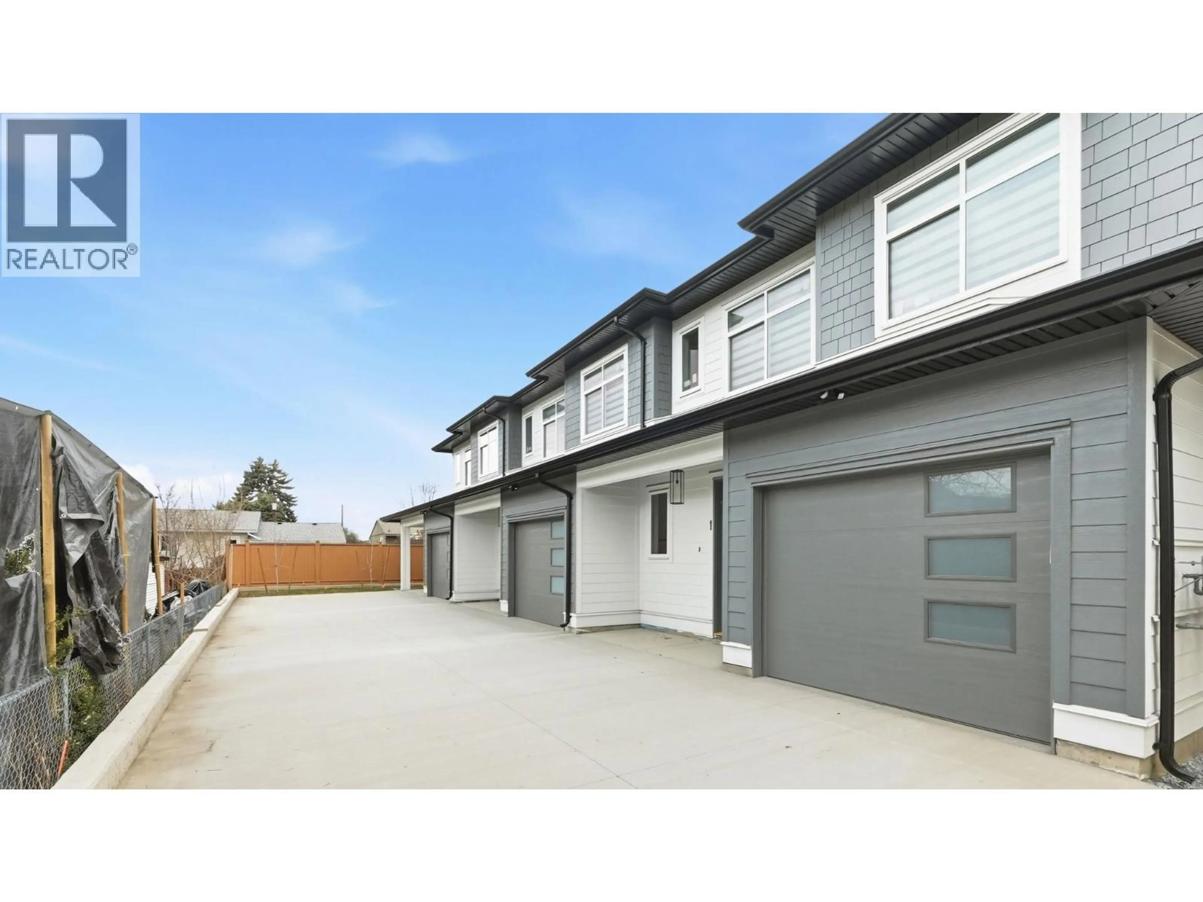 A pic from outside/outdoor area/front of a property/back of a property/a pic from drone, street for 2 - 1224 GAGGIN ROAD, Kelowna British Columbia V1X1V2