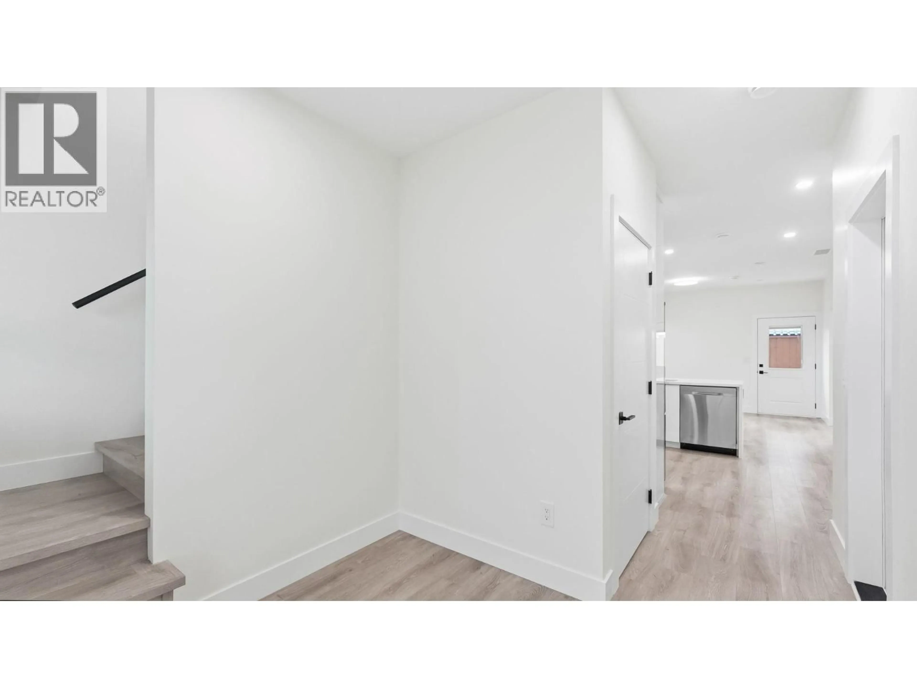 Unknown for 2 - 1224 GAGGIN ROAD, Kelowna British Columbia V1X1V2