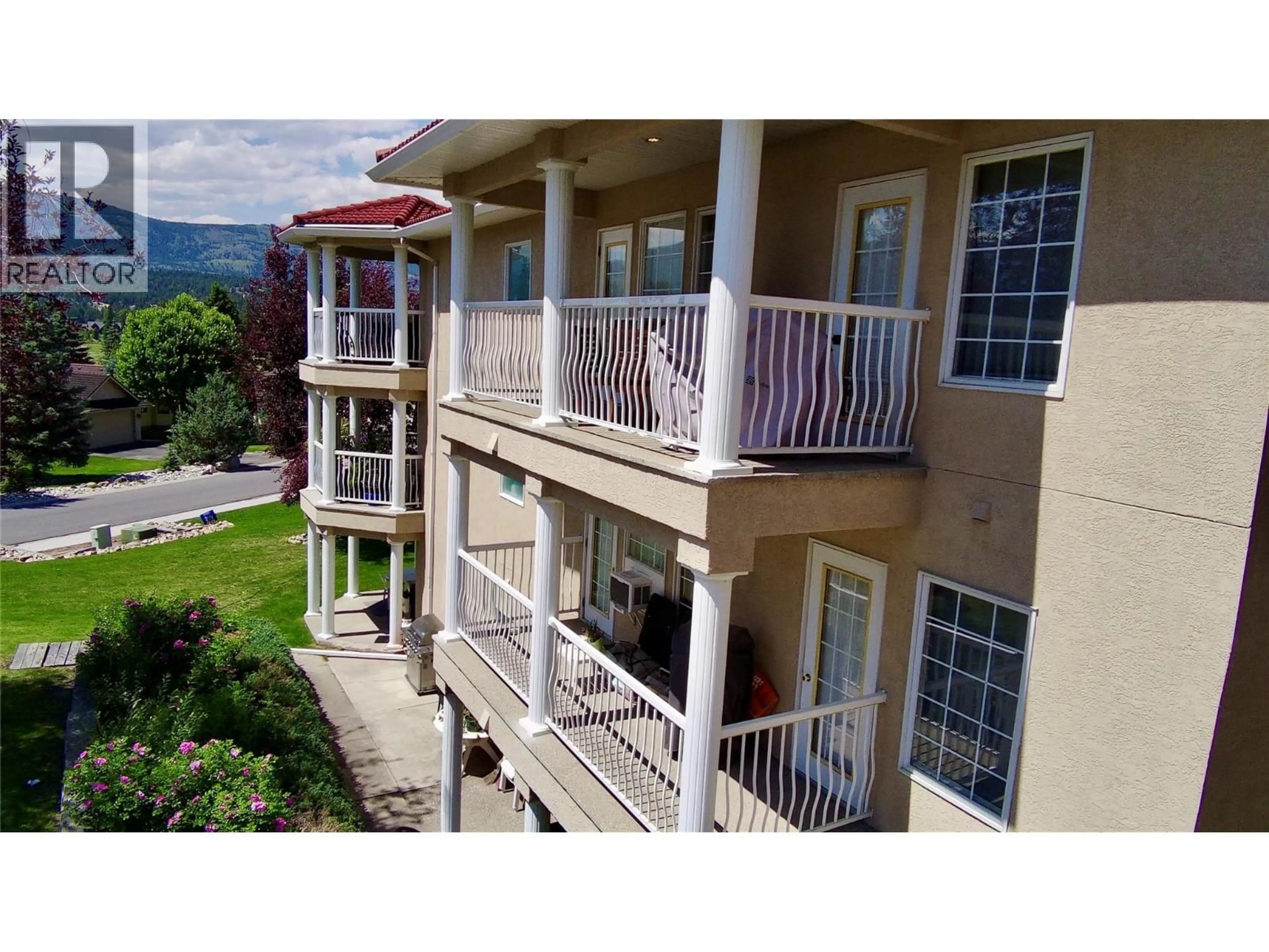 A pic from outside/outdoor area/front of a property/back of a property/a pic from drone, unknown for 5009B - 5052 RIVERVIEW ROAD, Fairmont Hot Springs British Columbia V0B1L1