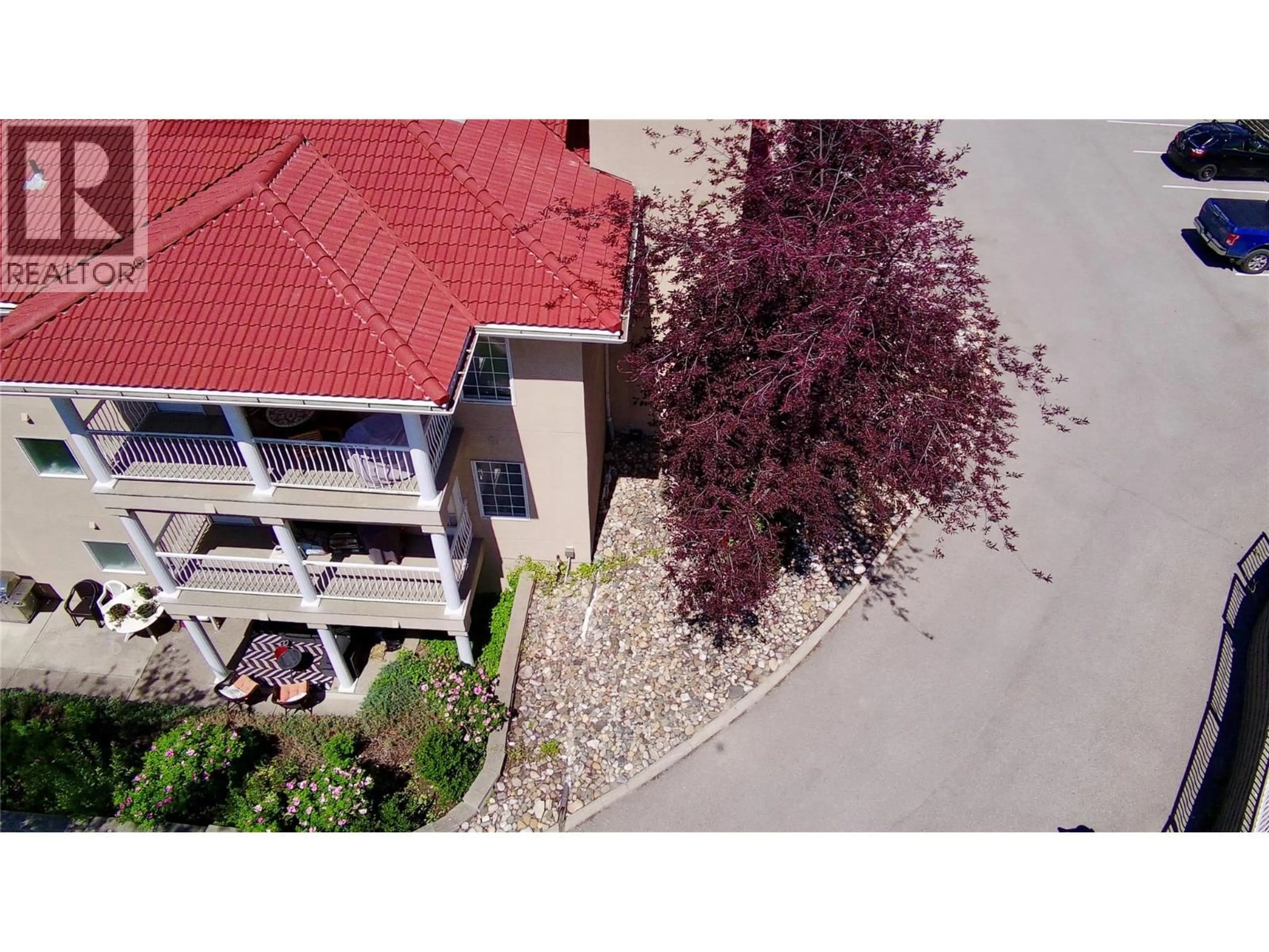 A pic from outside/outdoor area/front of a property/back of a property/a pic from drone, street for 5009B - 5052 RIVERVIEW ROAD, Fairmont Hot Springs British Columbia V0B1L1