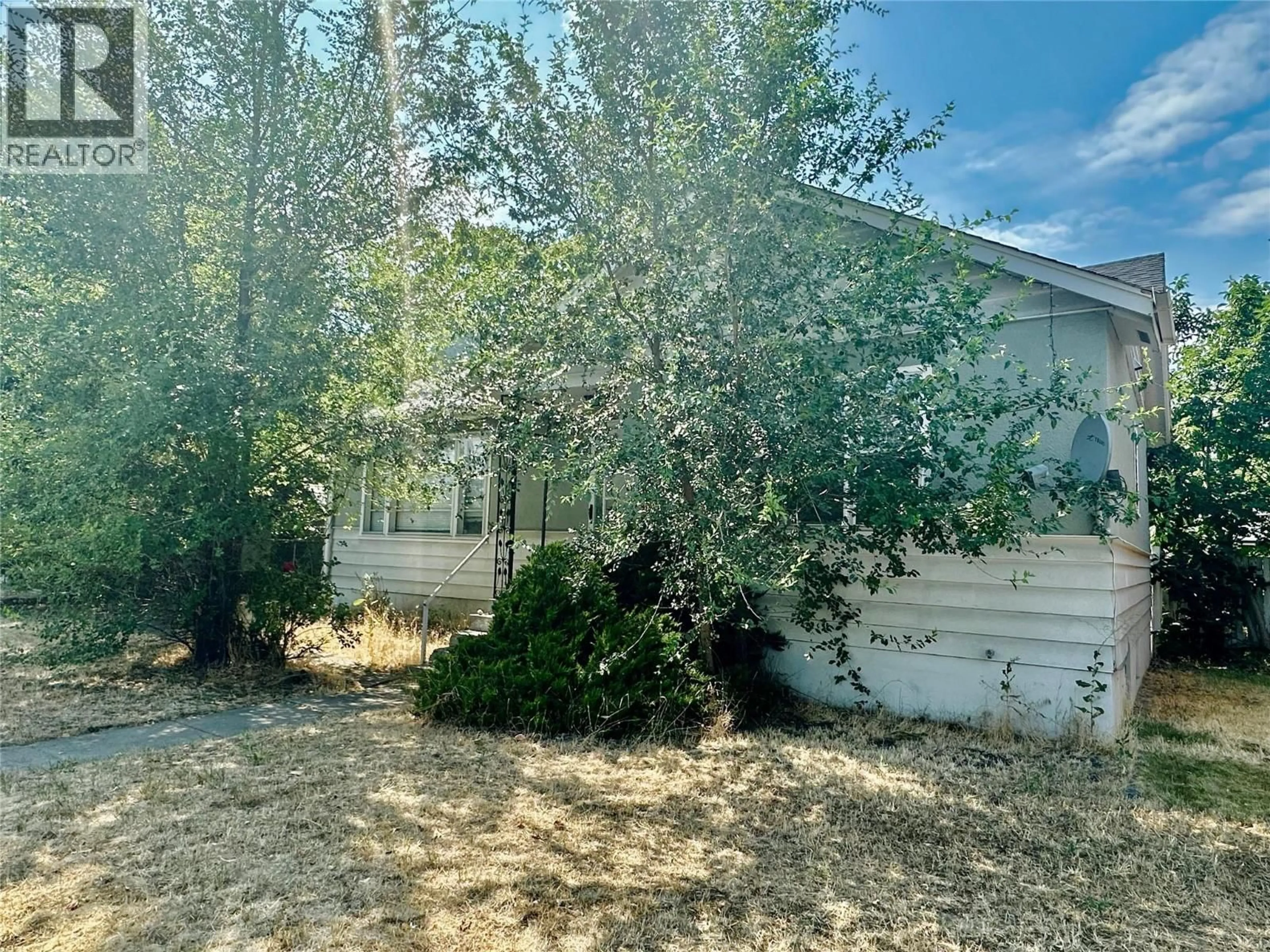 A pic from outside/outdoor area/front of a property/back of a property/a pic from drone, forest/trees view for 2038 RICHTER STREET, Kelowna British Columbia V1Y2N5