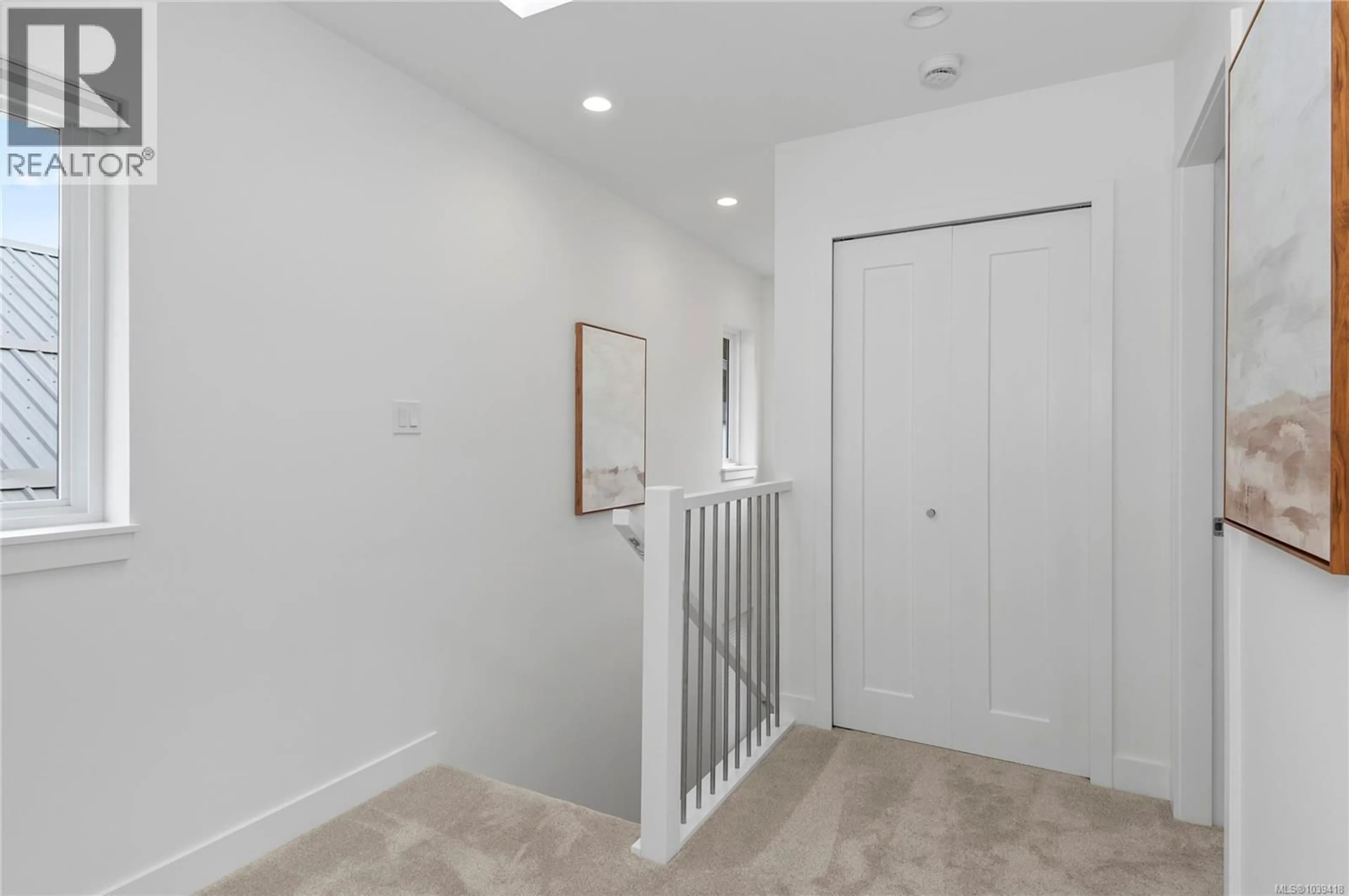 Indoor entryway for SL2 - 4703 CUMBERLAND ROAD, Cumberland British Columbia V0R1S0